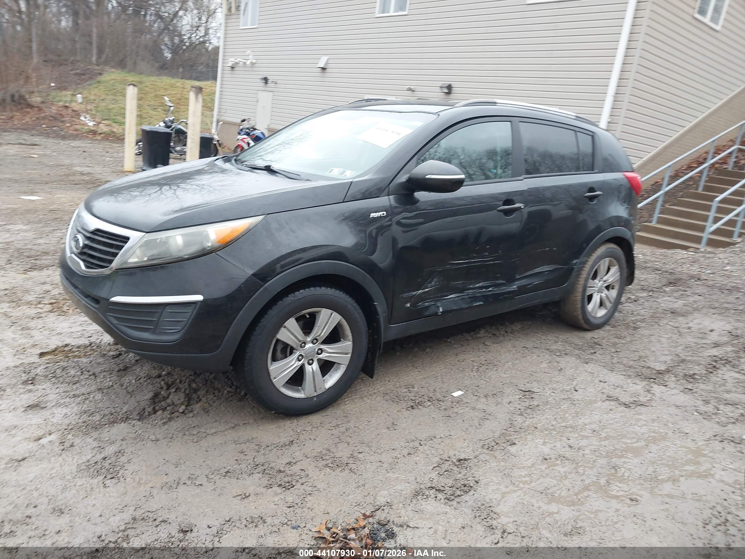 KIA SPORTAGE image 2
