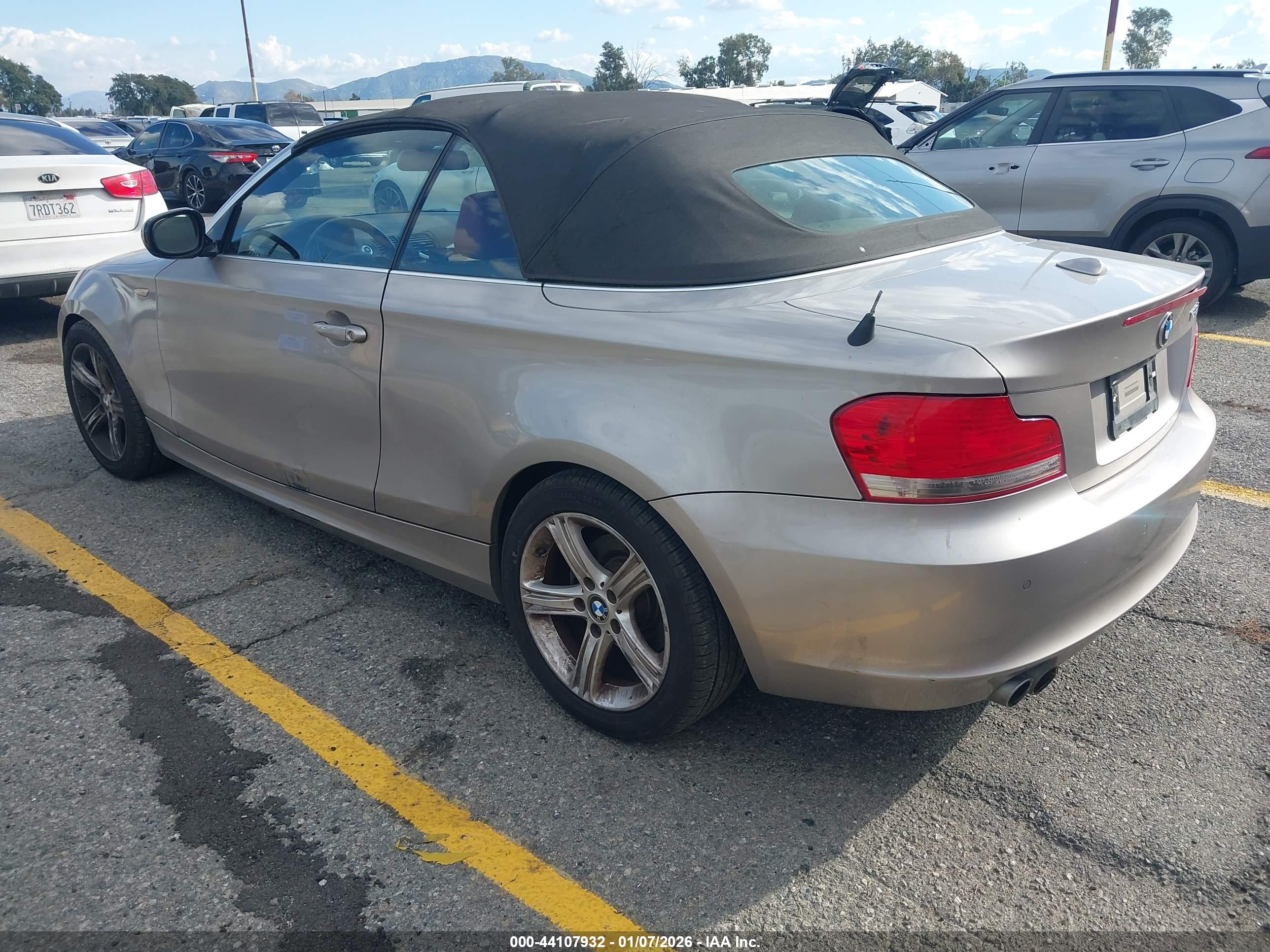 BMW 128I image 3