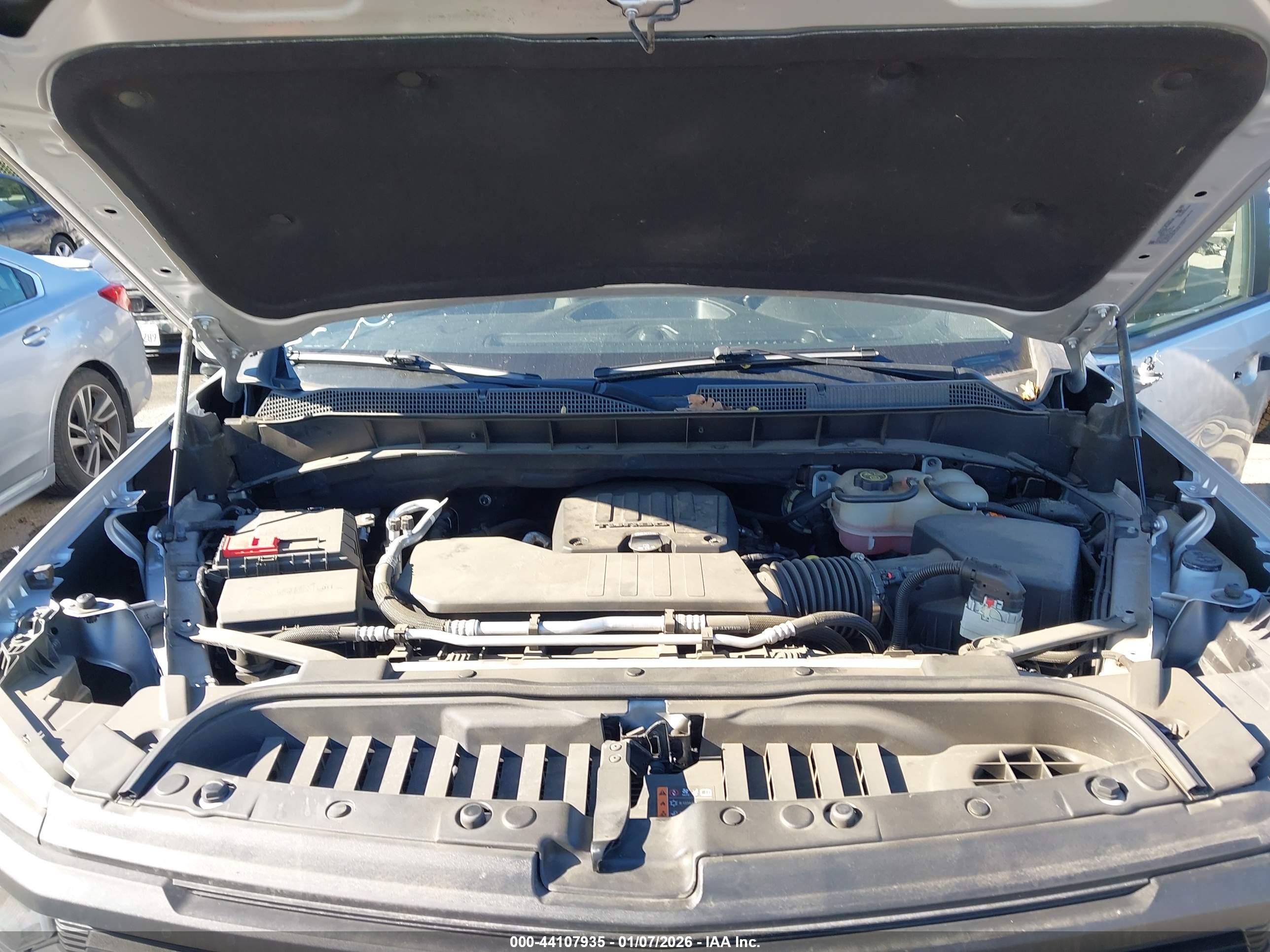 CHEVROLET SILVERADO image 10