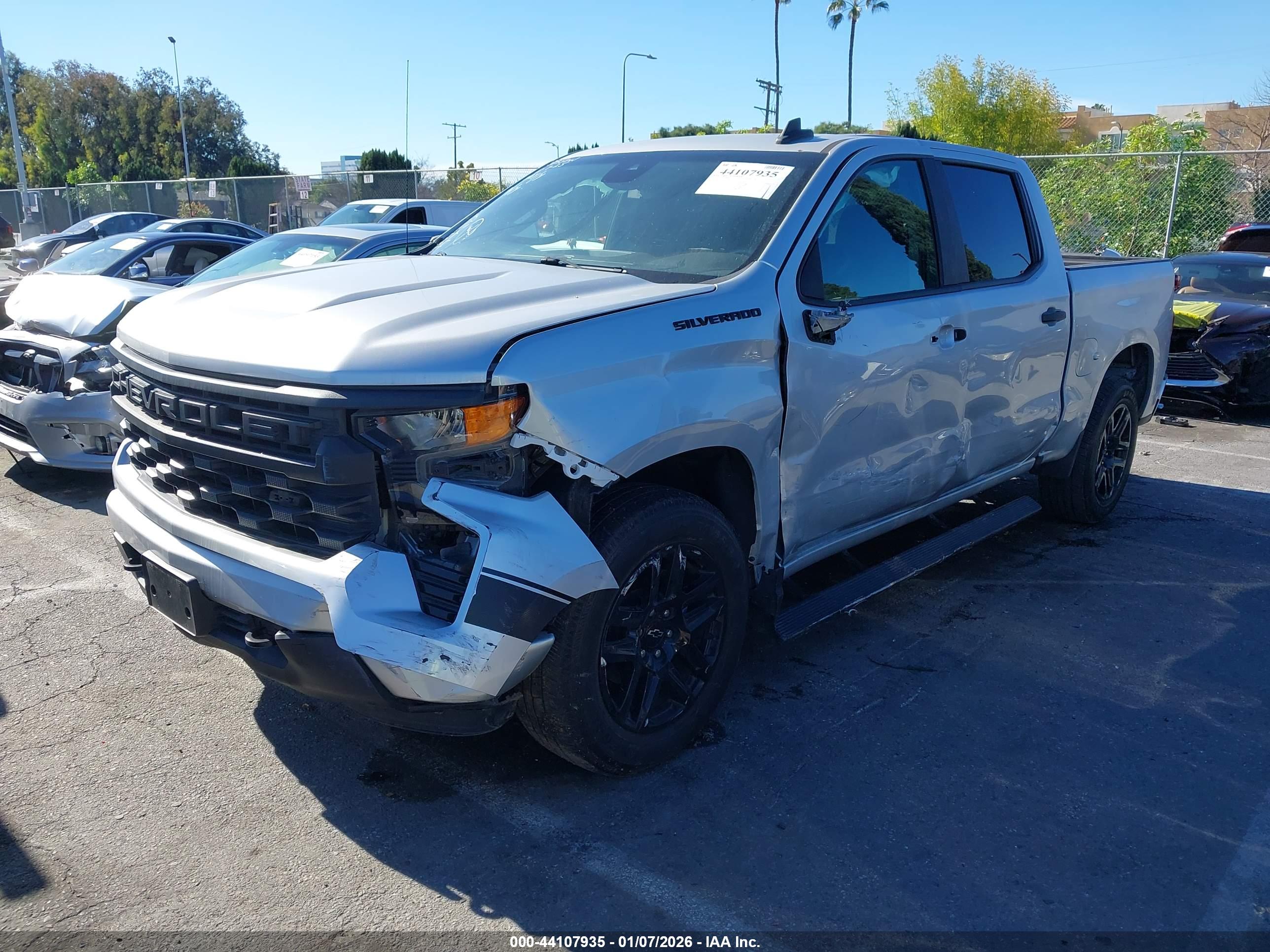 CHEVROLET SILVERADO image 2