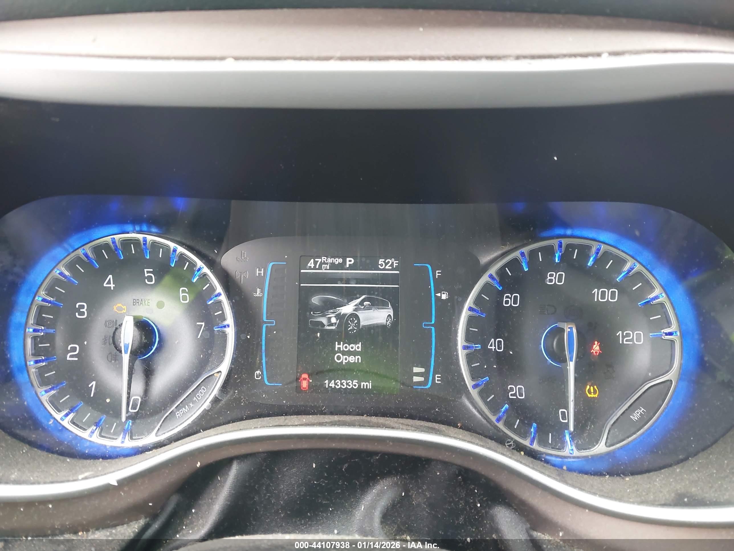 CHRYSLER PACIFICA image 7