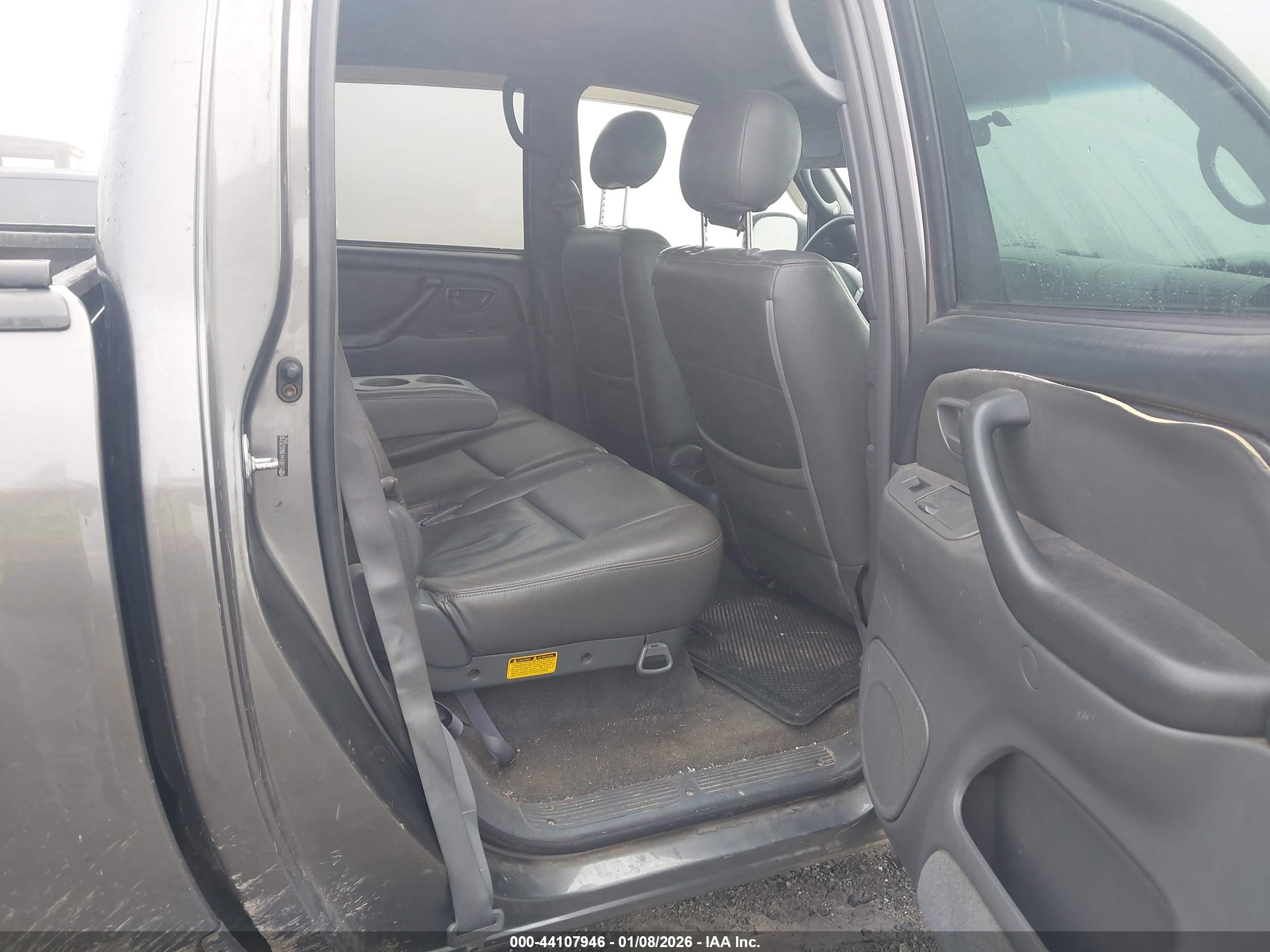 TOYOTA TUNDRA image 8