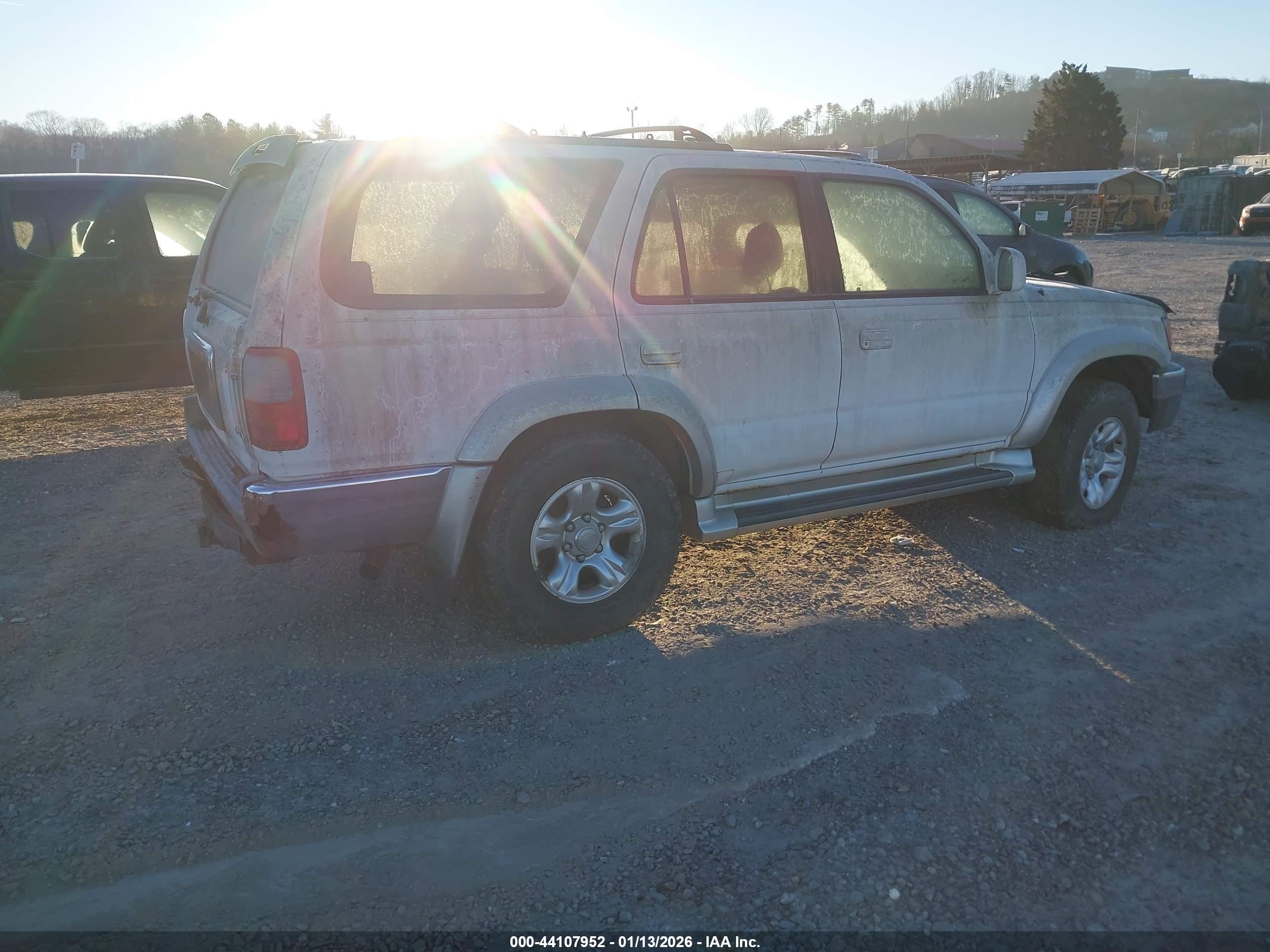 TOYOTA 4RUNNER image 4