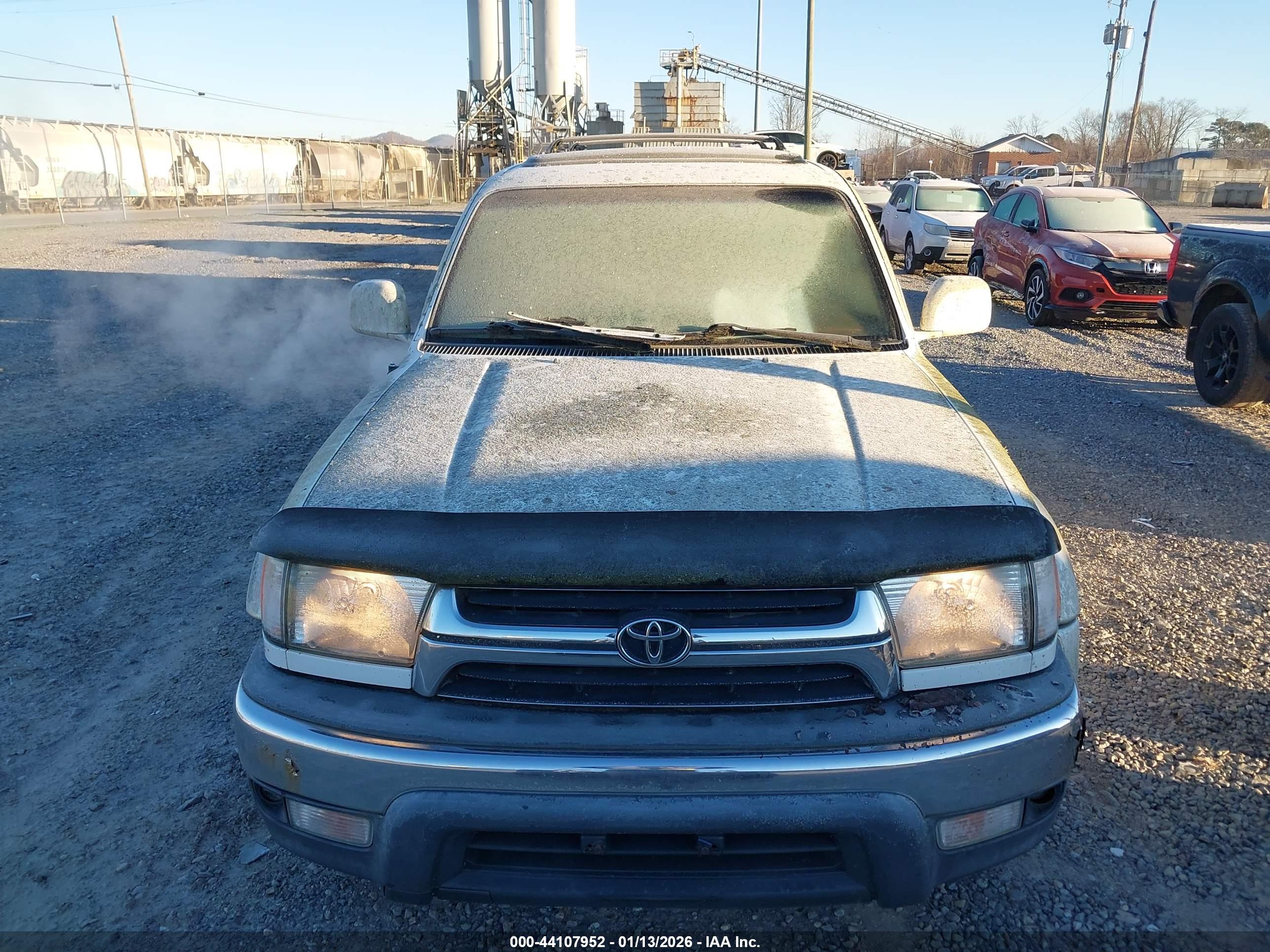 TOYOTA 4RUNNER image 6