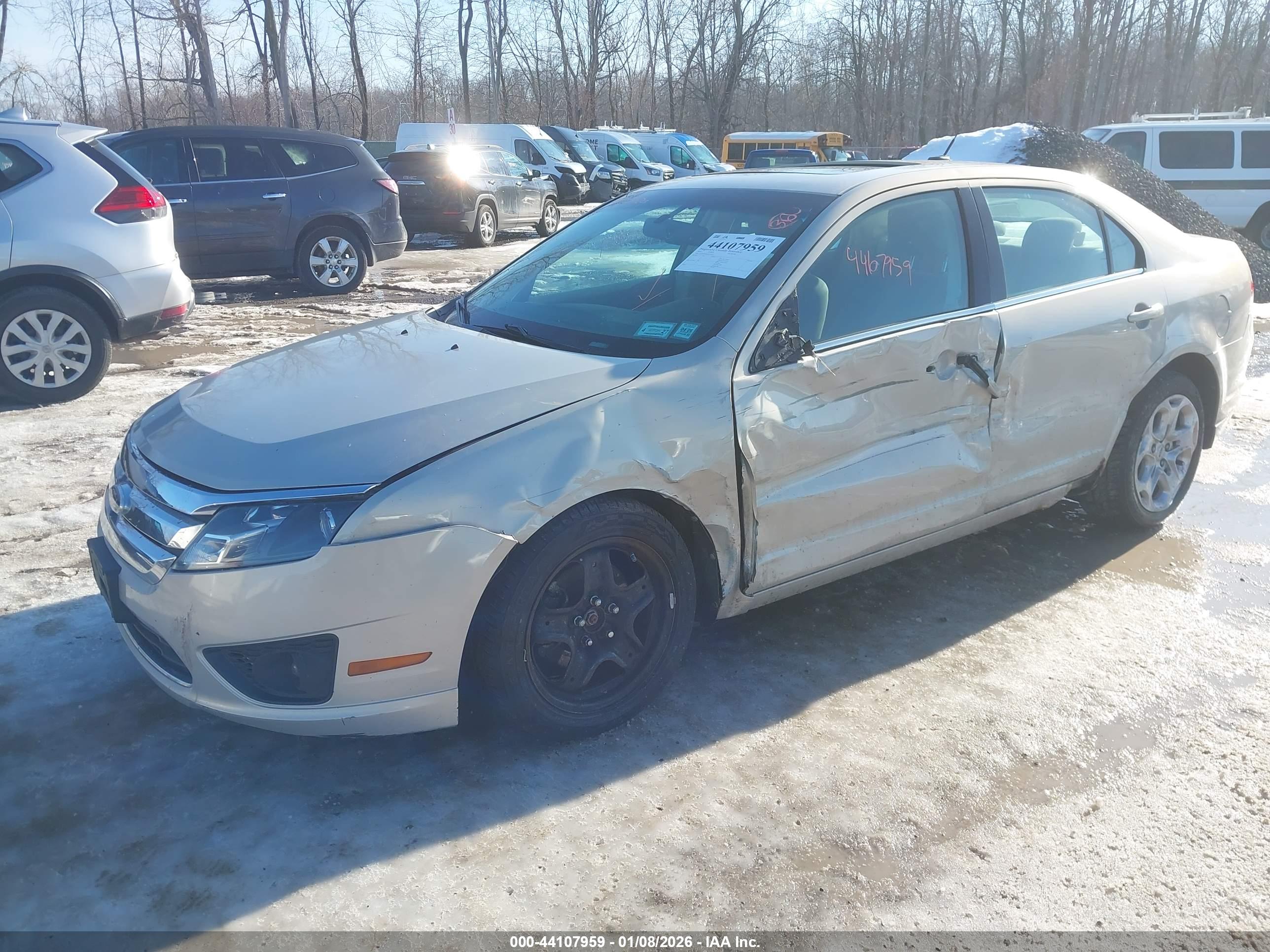 FORD FUSION image 2