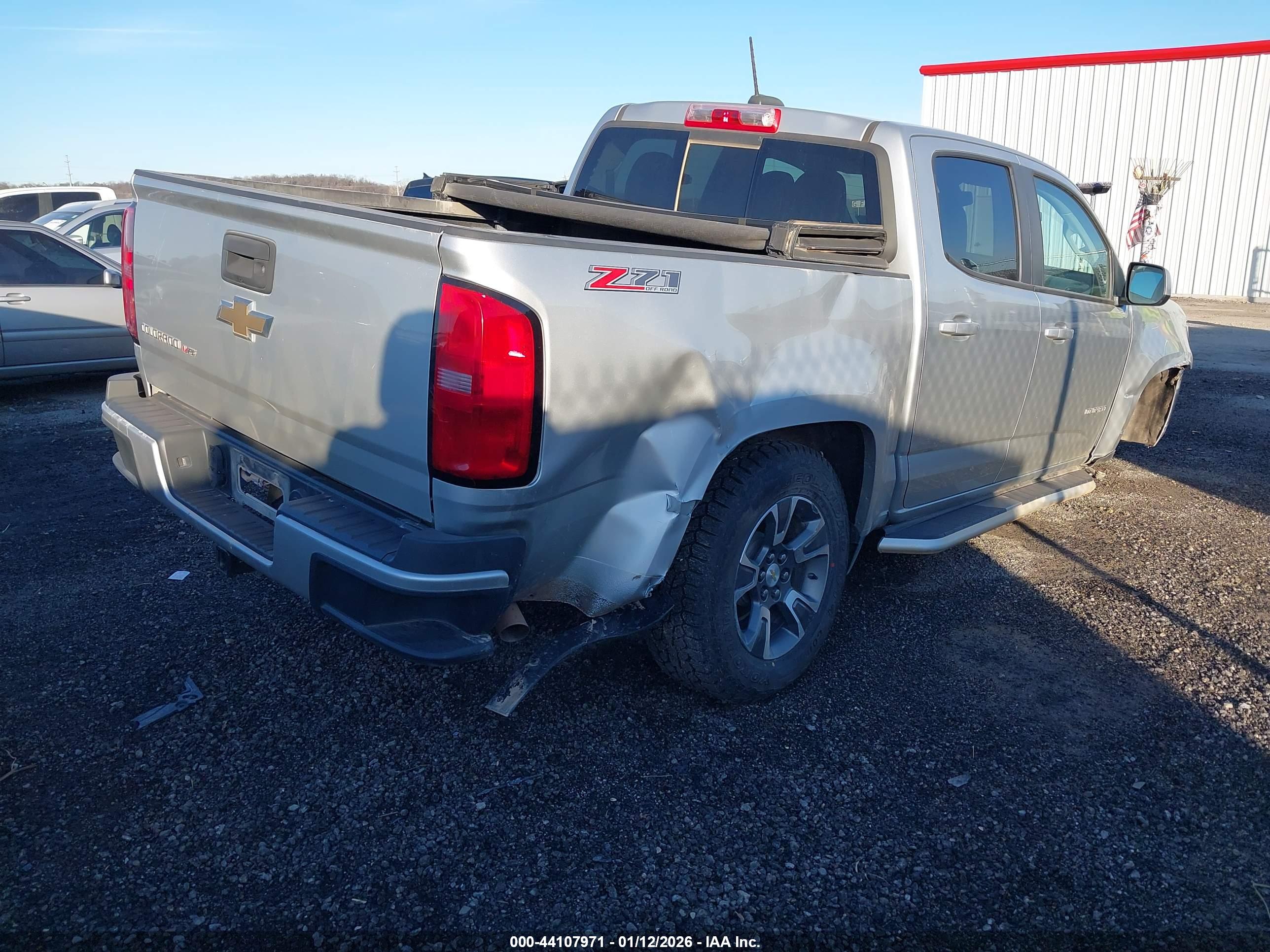 CHEVROLET COLORADO image 4