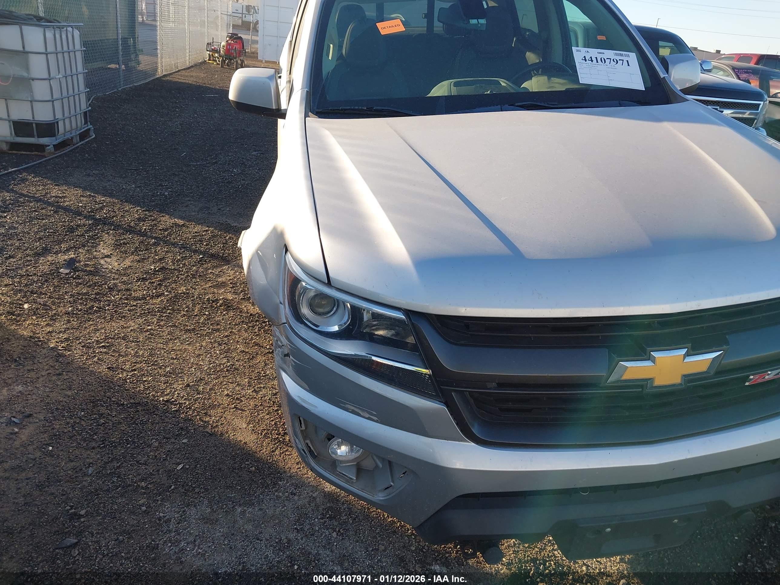 CHEVROLET COLORADO image 6
