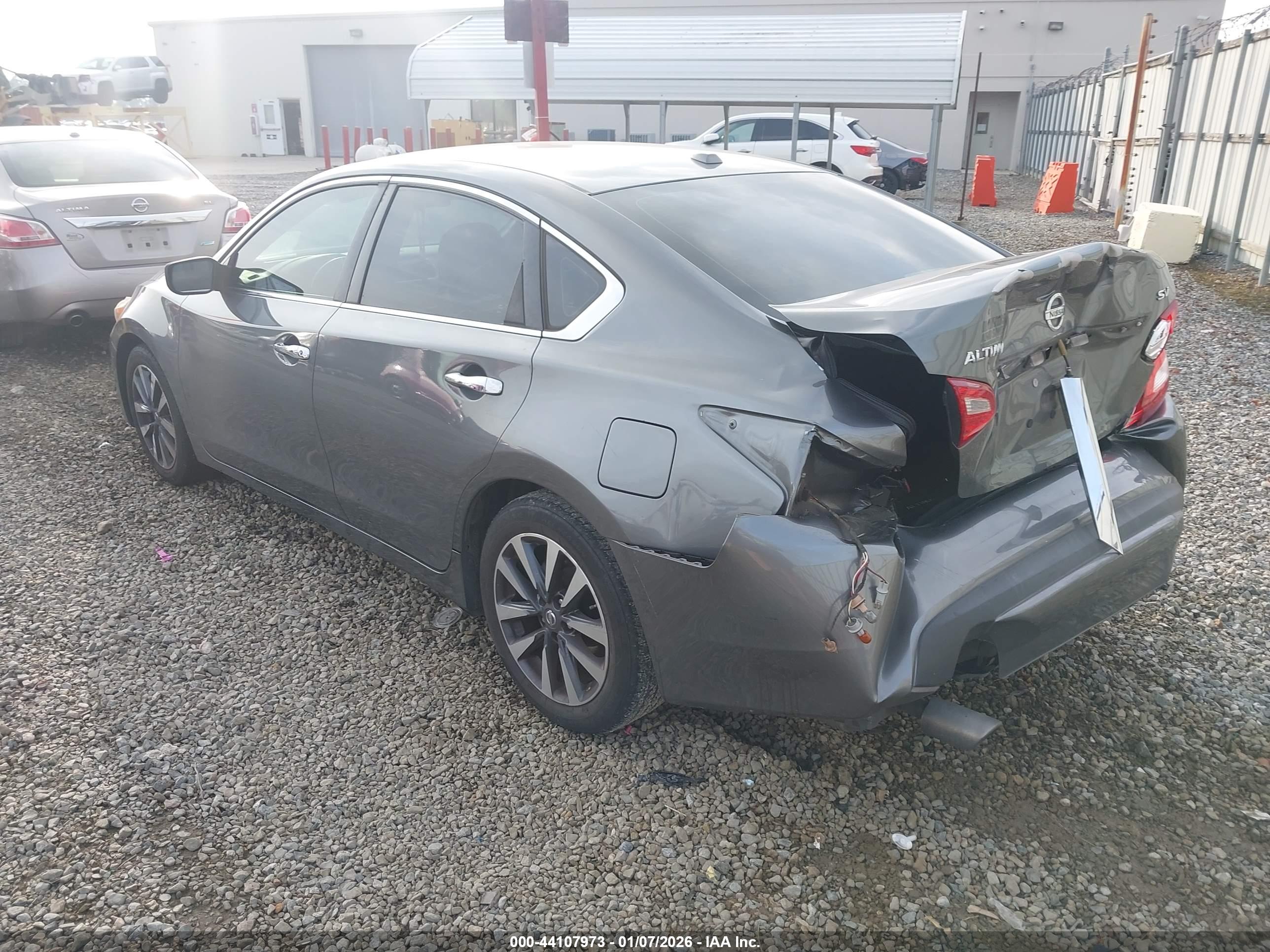 NISSAN ALTIMA image 3