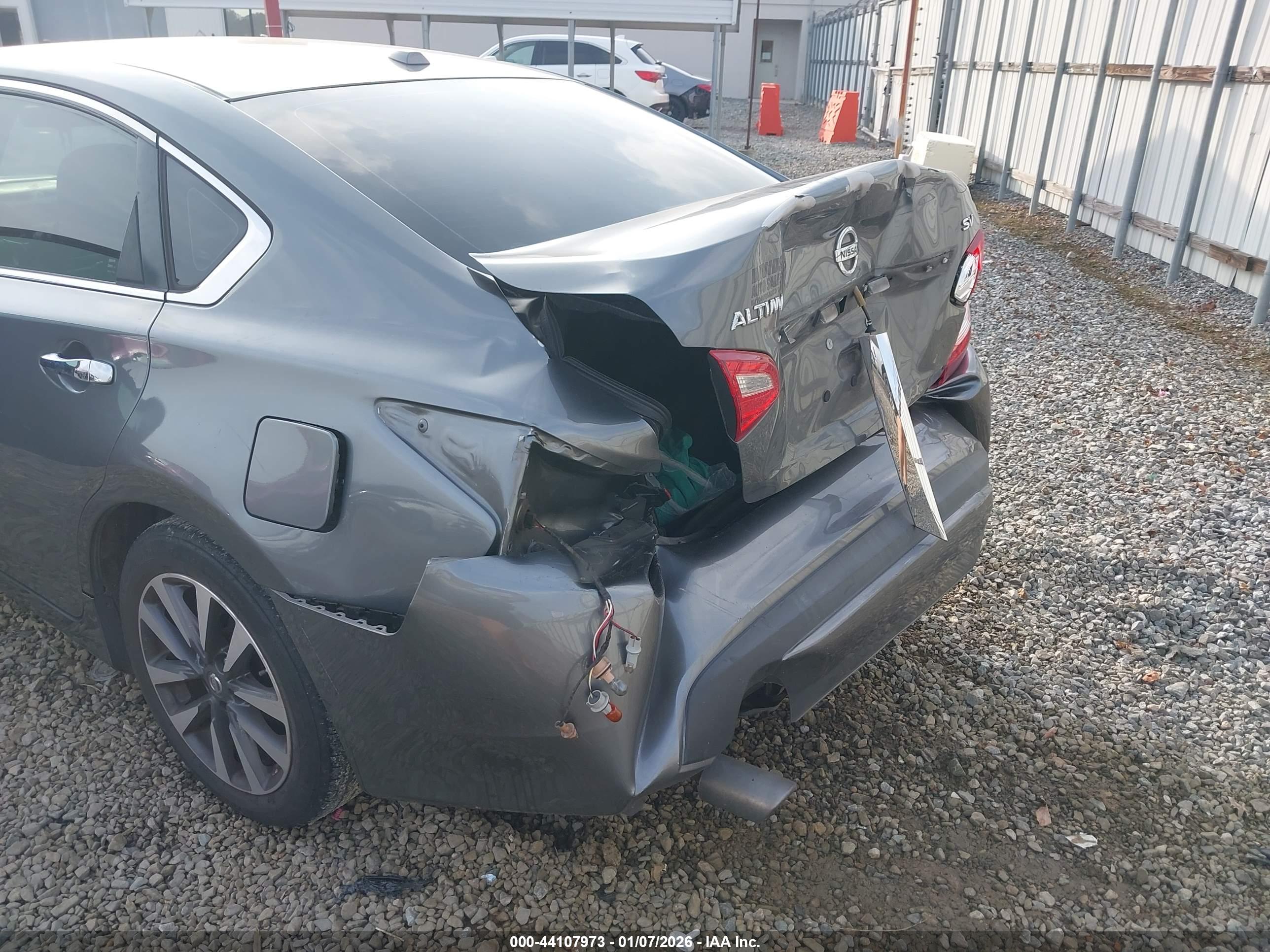 NISSAN ALTIMA image 6