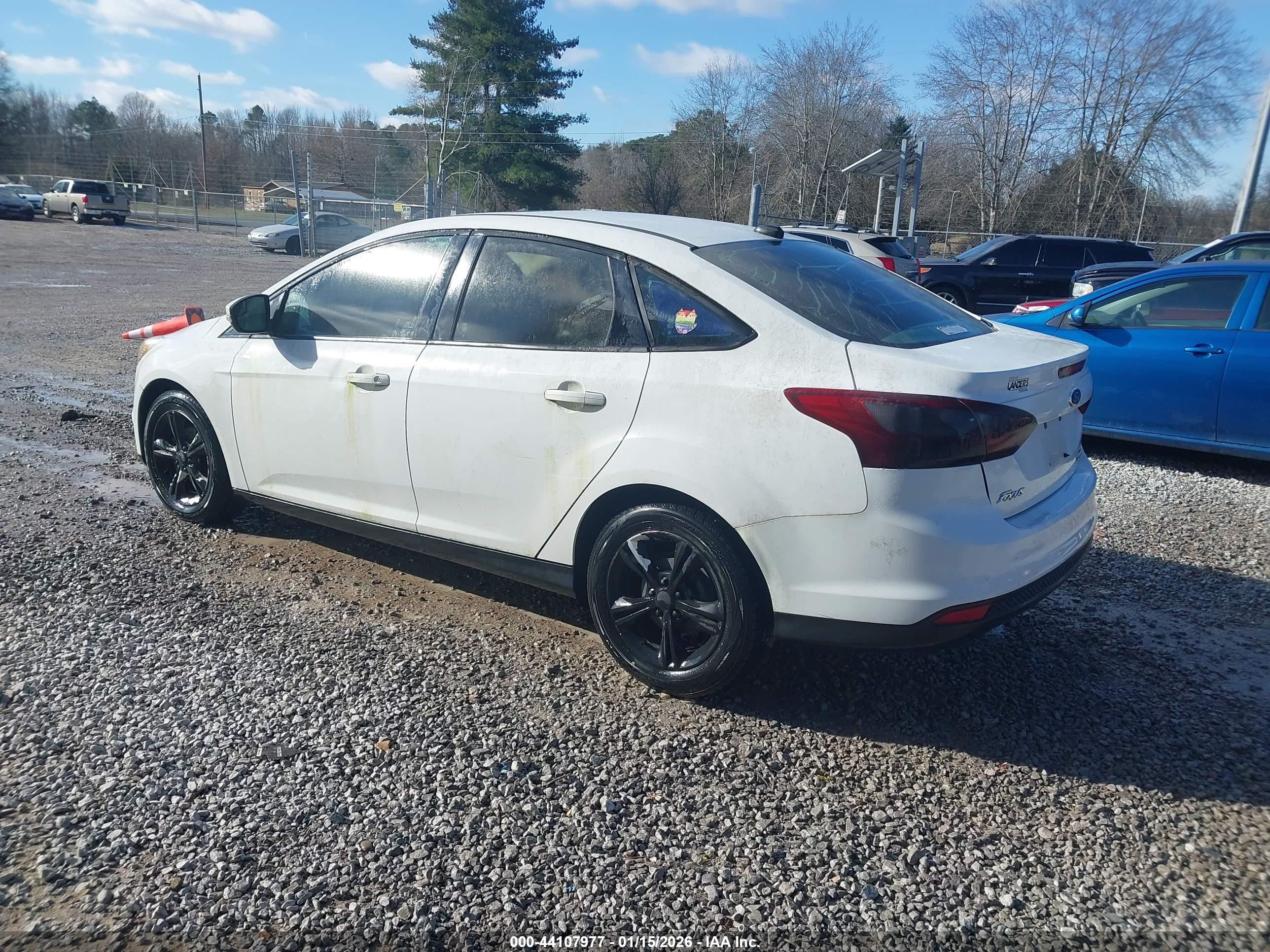 FORD FOCUS image 3