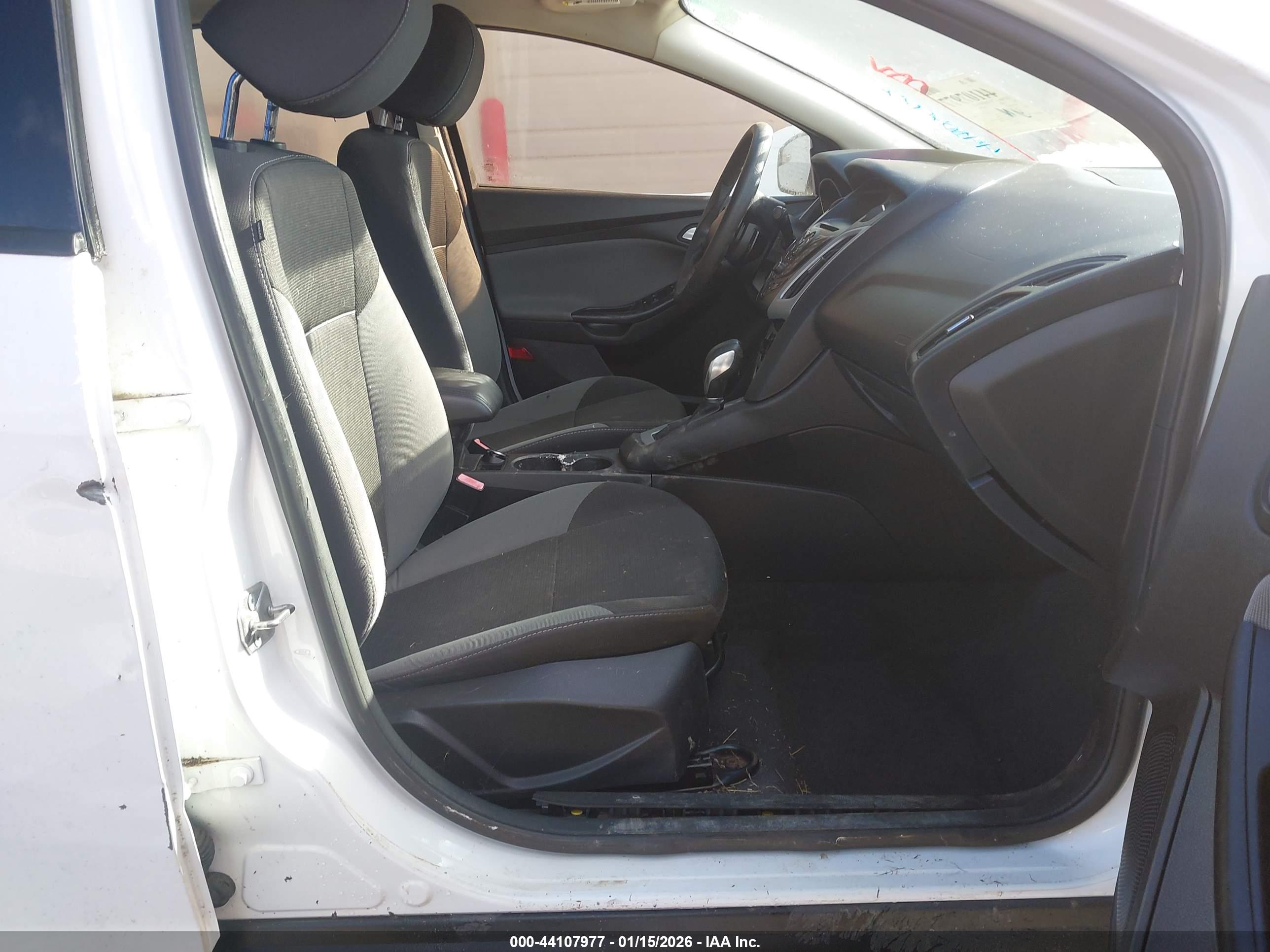 FORD FOCUS image 5