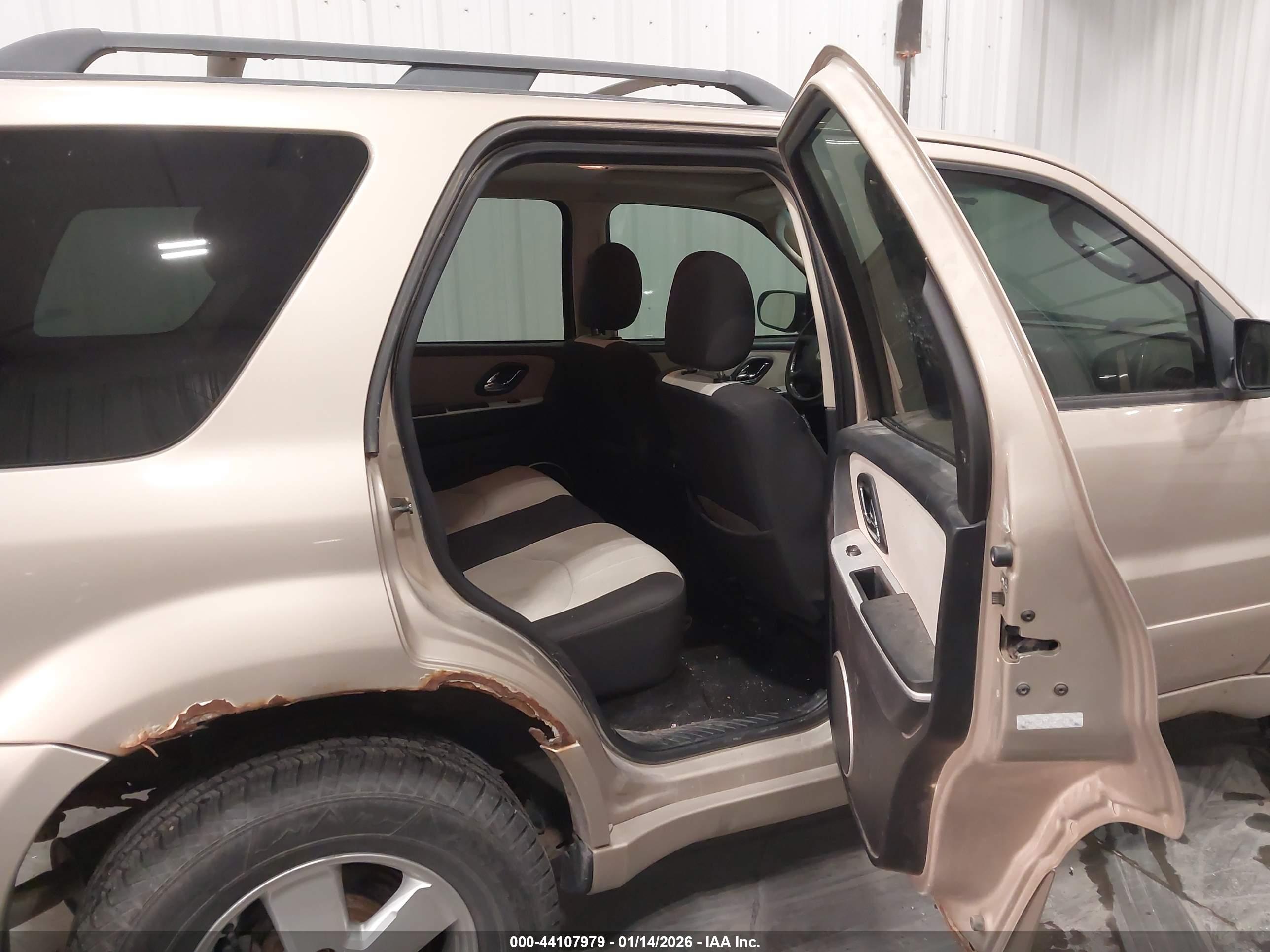 MERCURY MARINER image 8