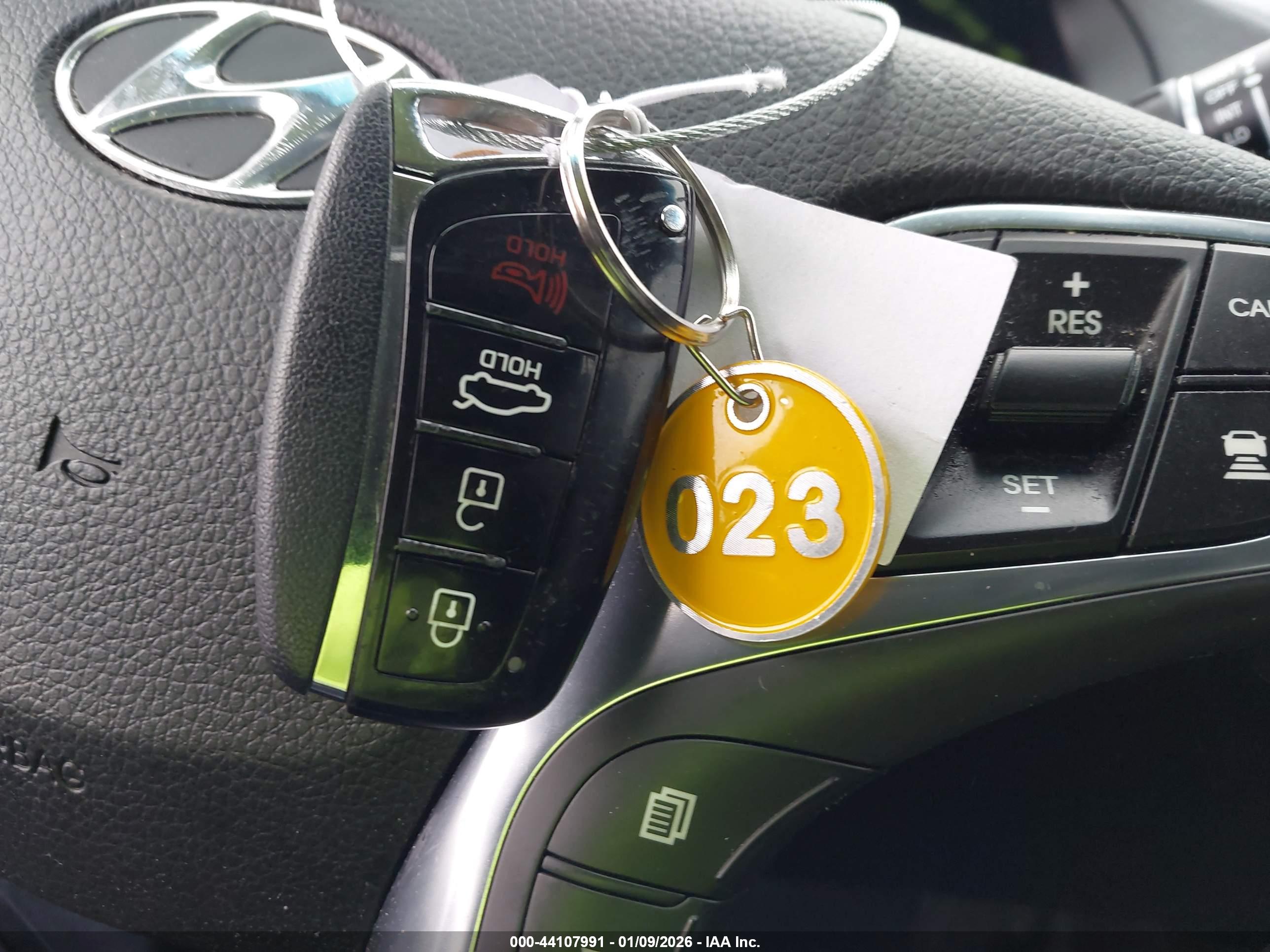 HYUNDAI AZERA image 11