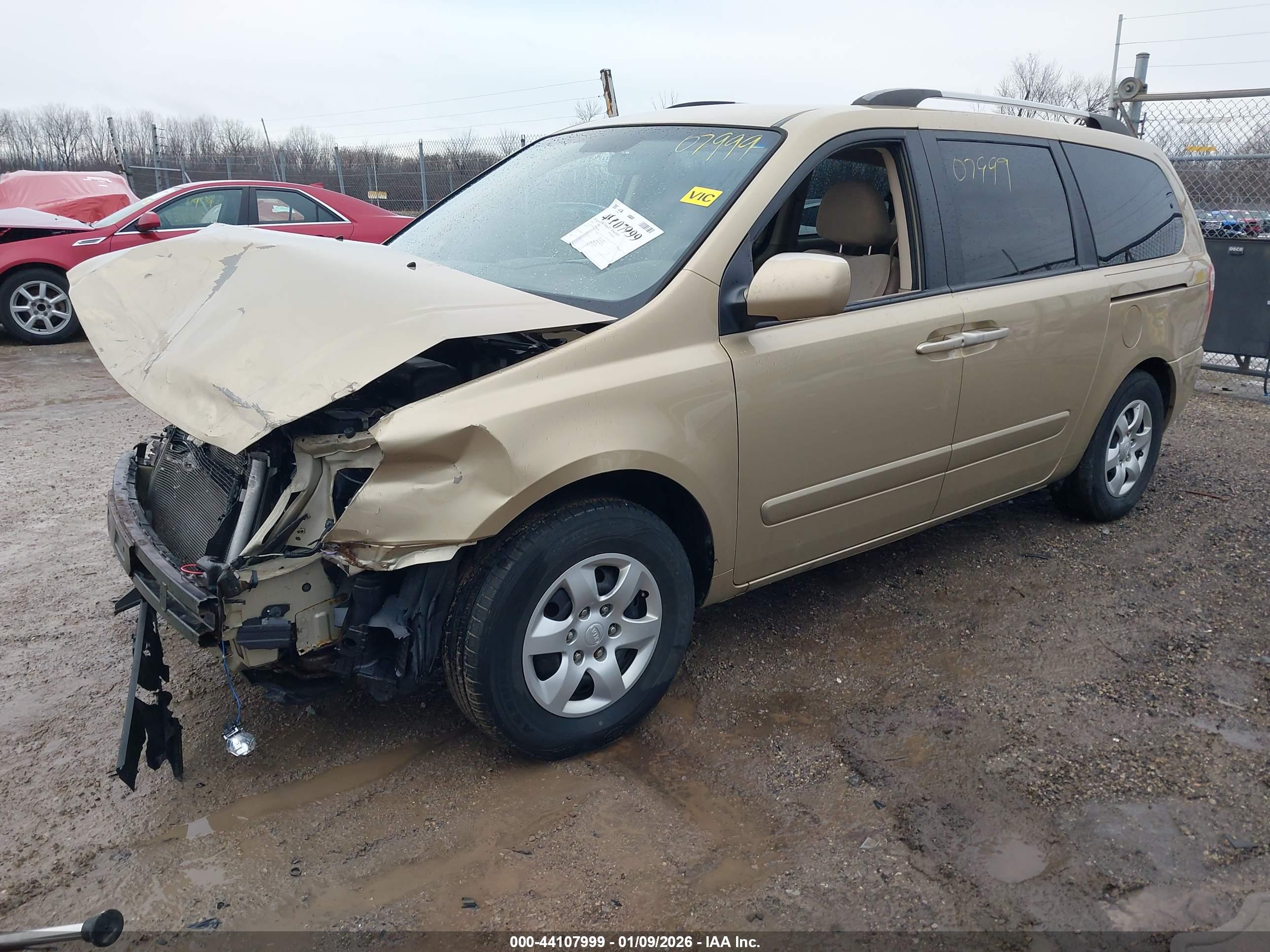 KIA SEDONA image 2