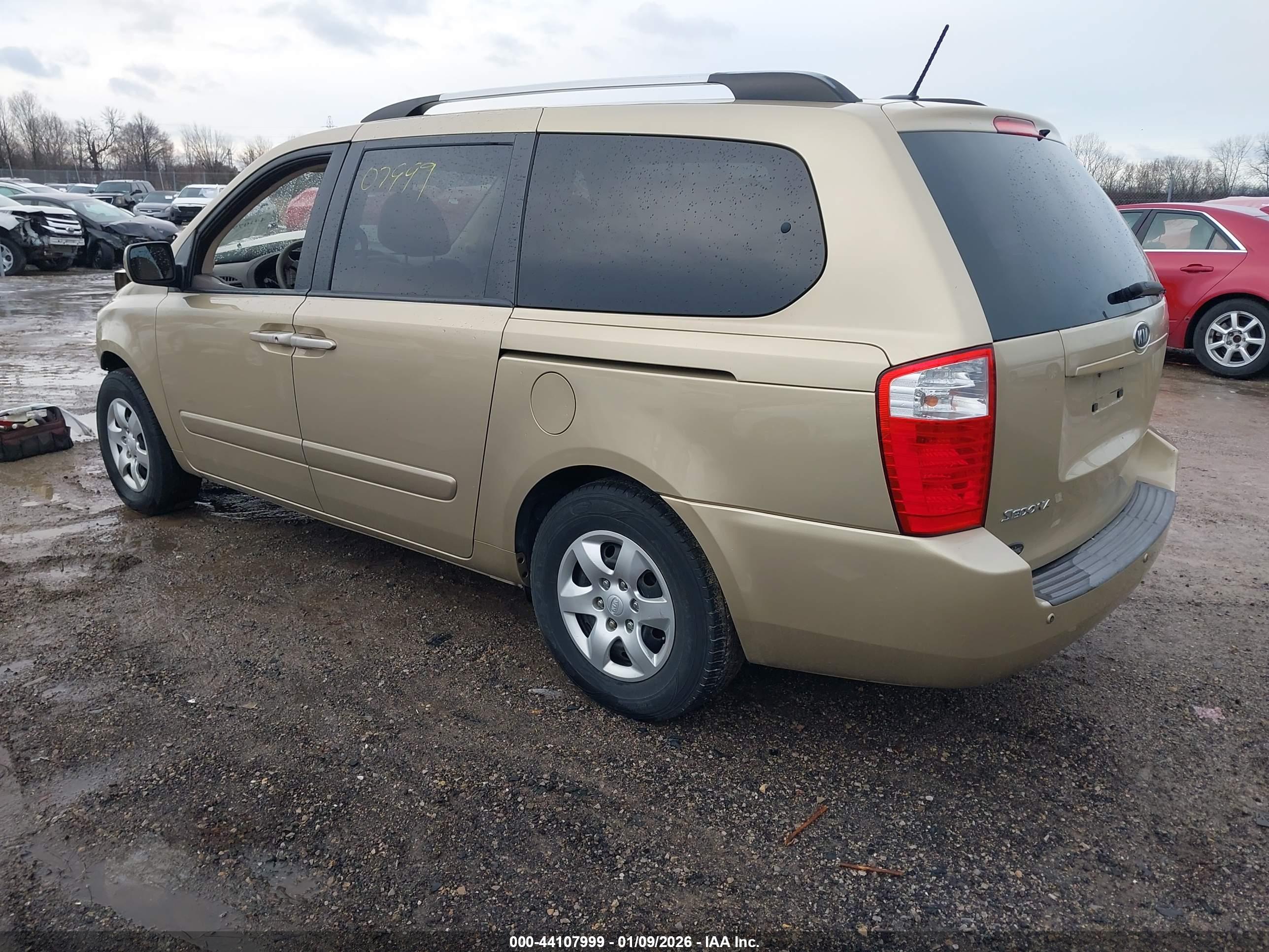 KIA SEDONA image 3