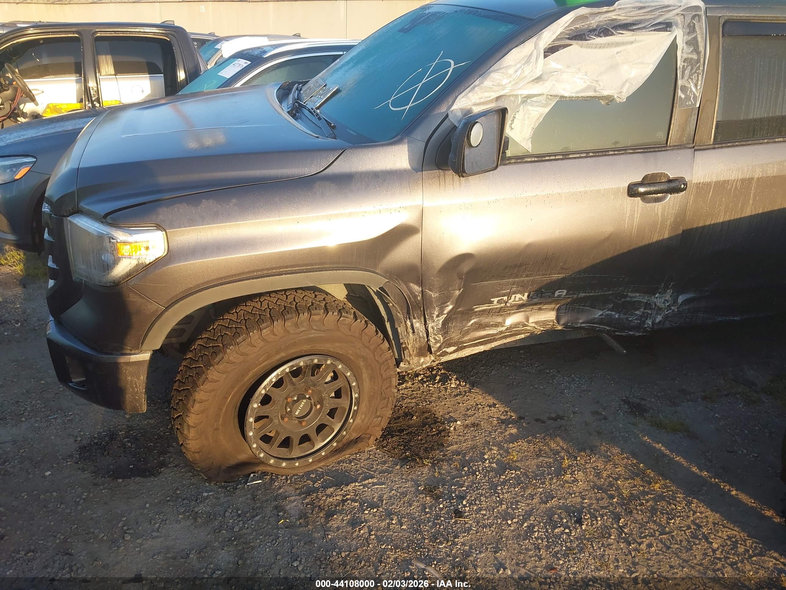 TOYOTA TUNDRA image 2
