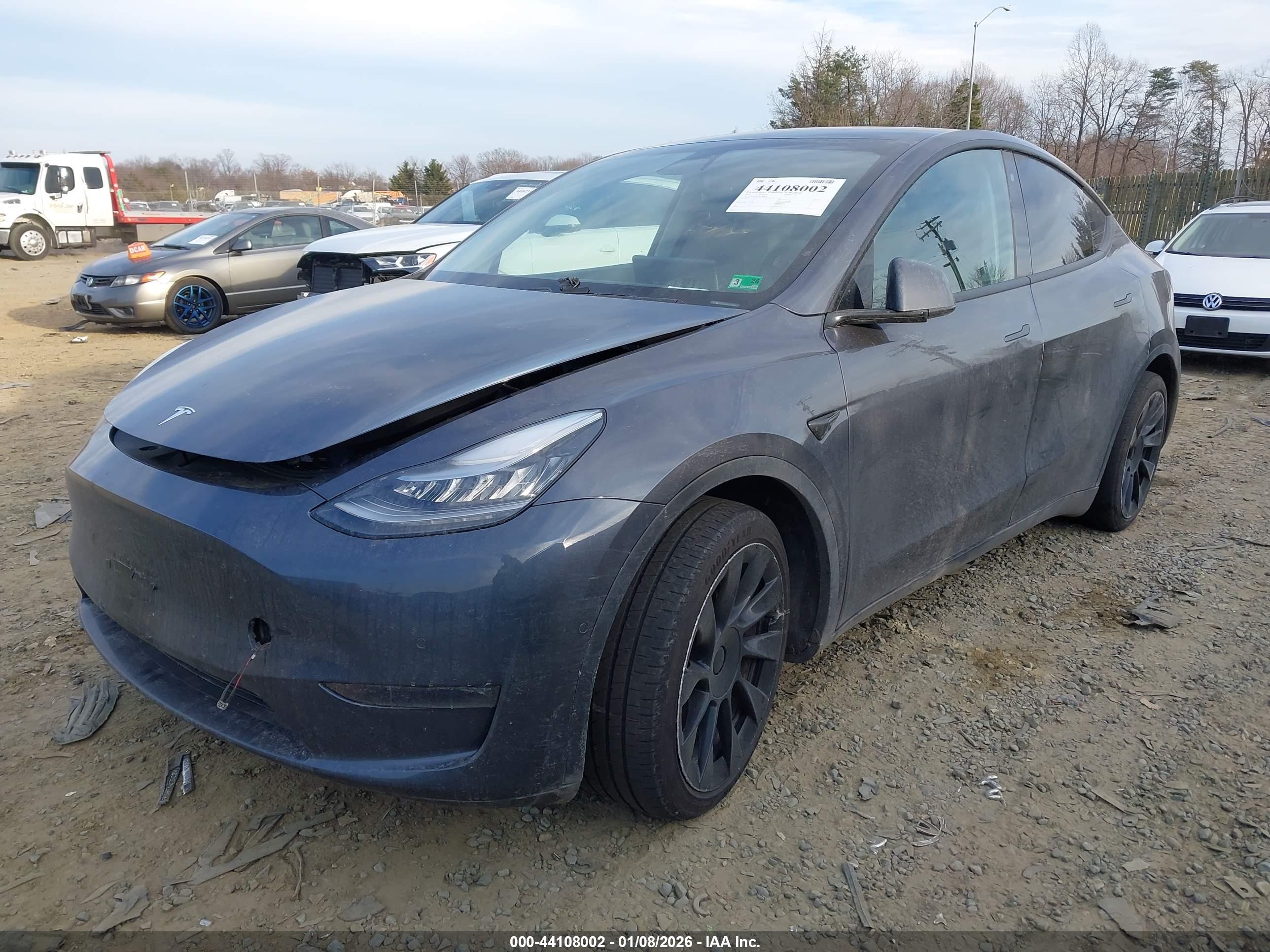 TESLA MODEL image 2