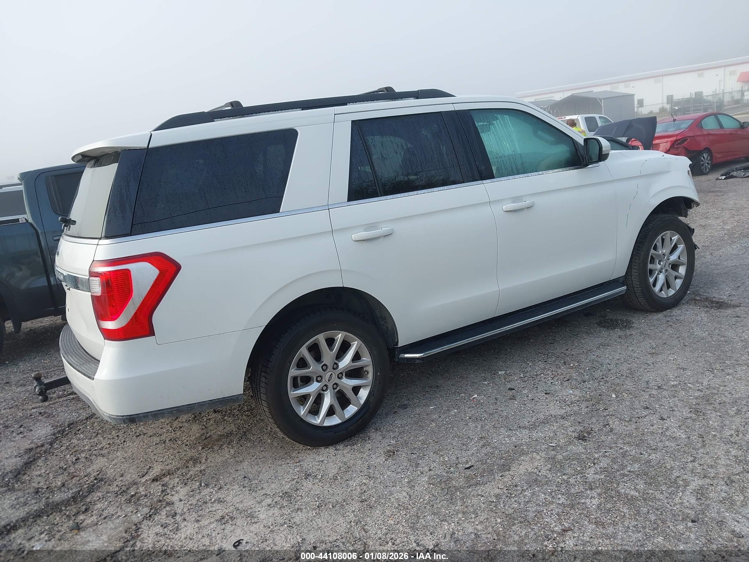 FORD EXPEDITION image 4