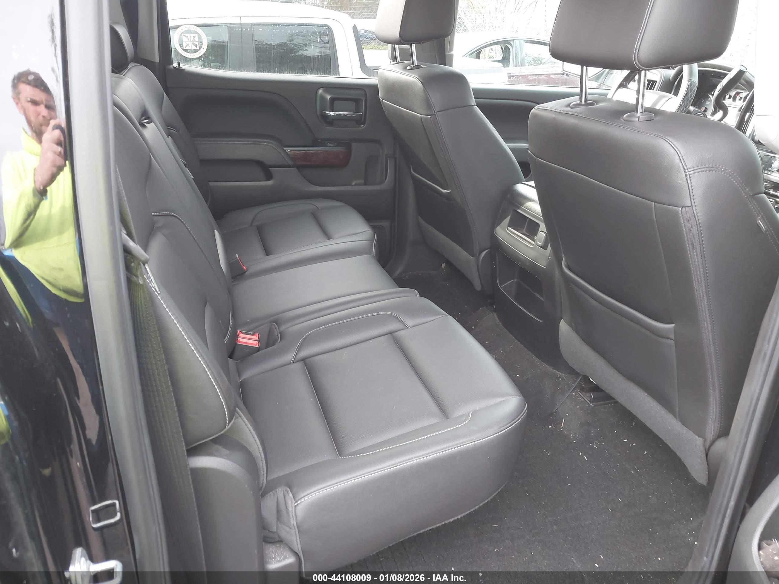 GMC SIERRA image 8