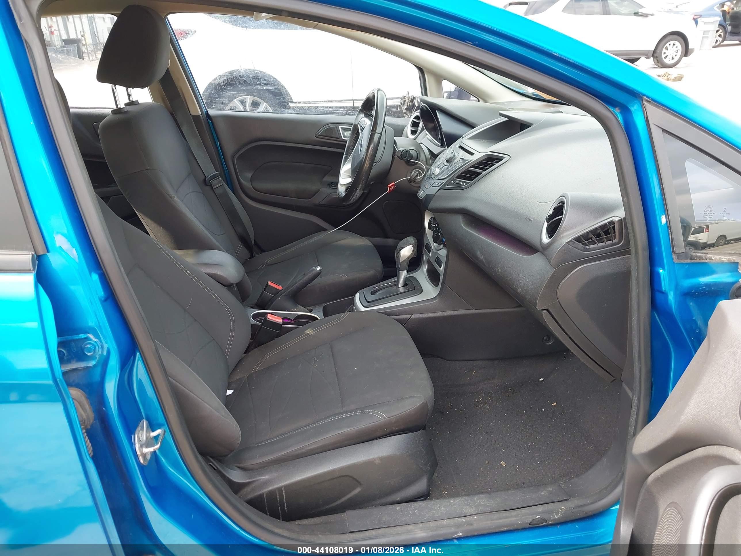 FORD FIESTA image 5