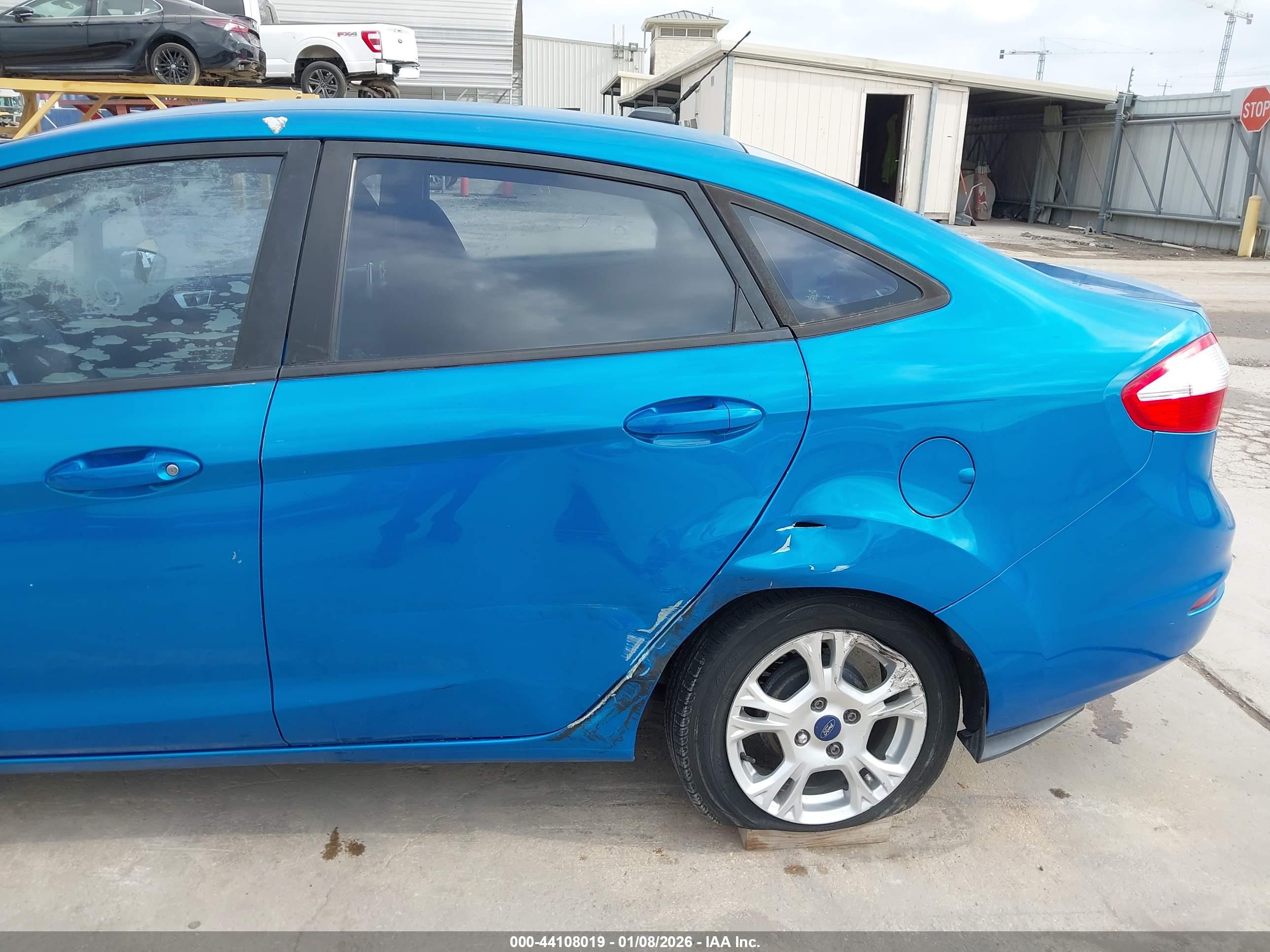 FORD FIESTA image 6