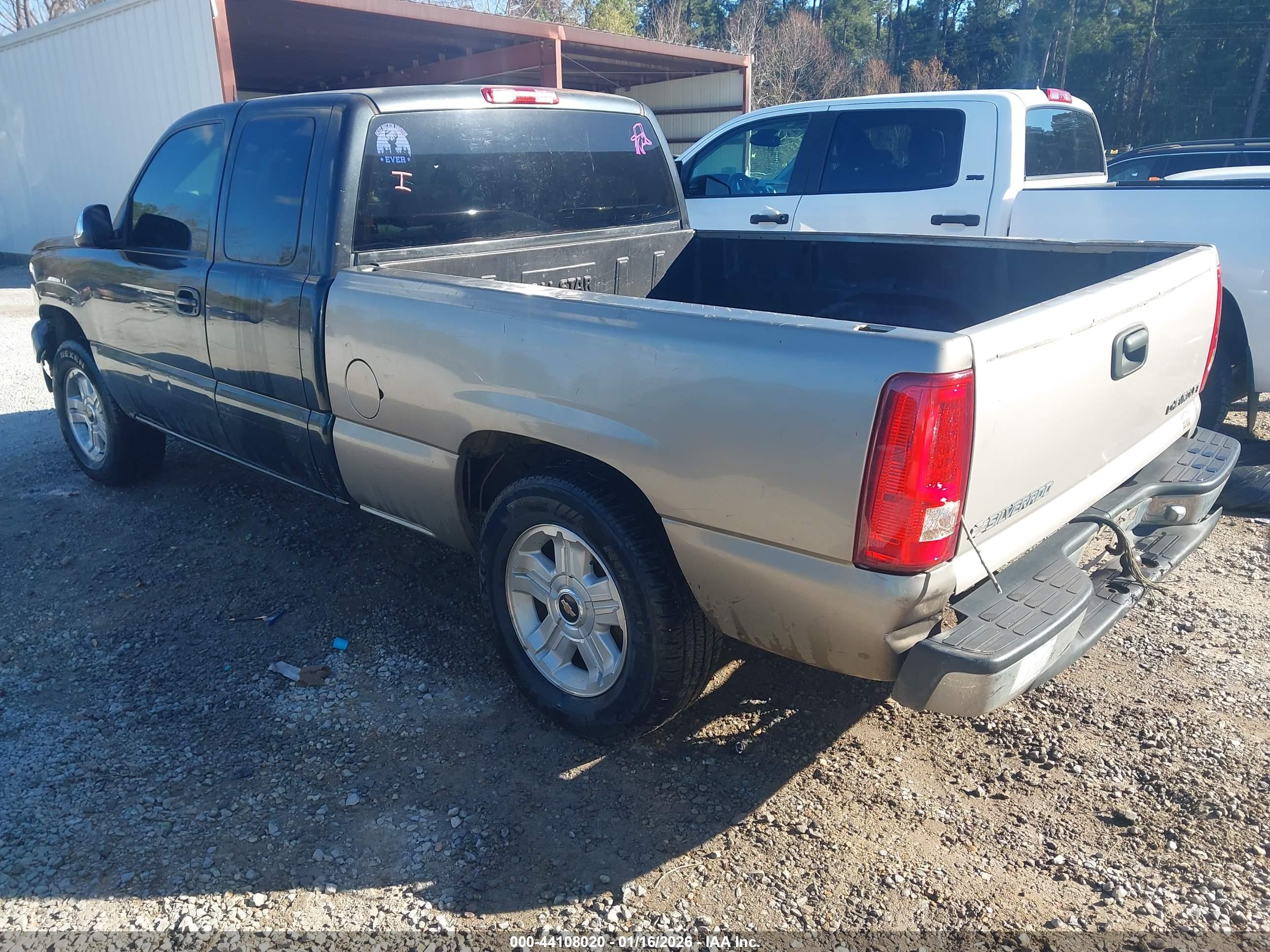 CHEVROLET SILVERADO image 3