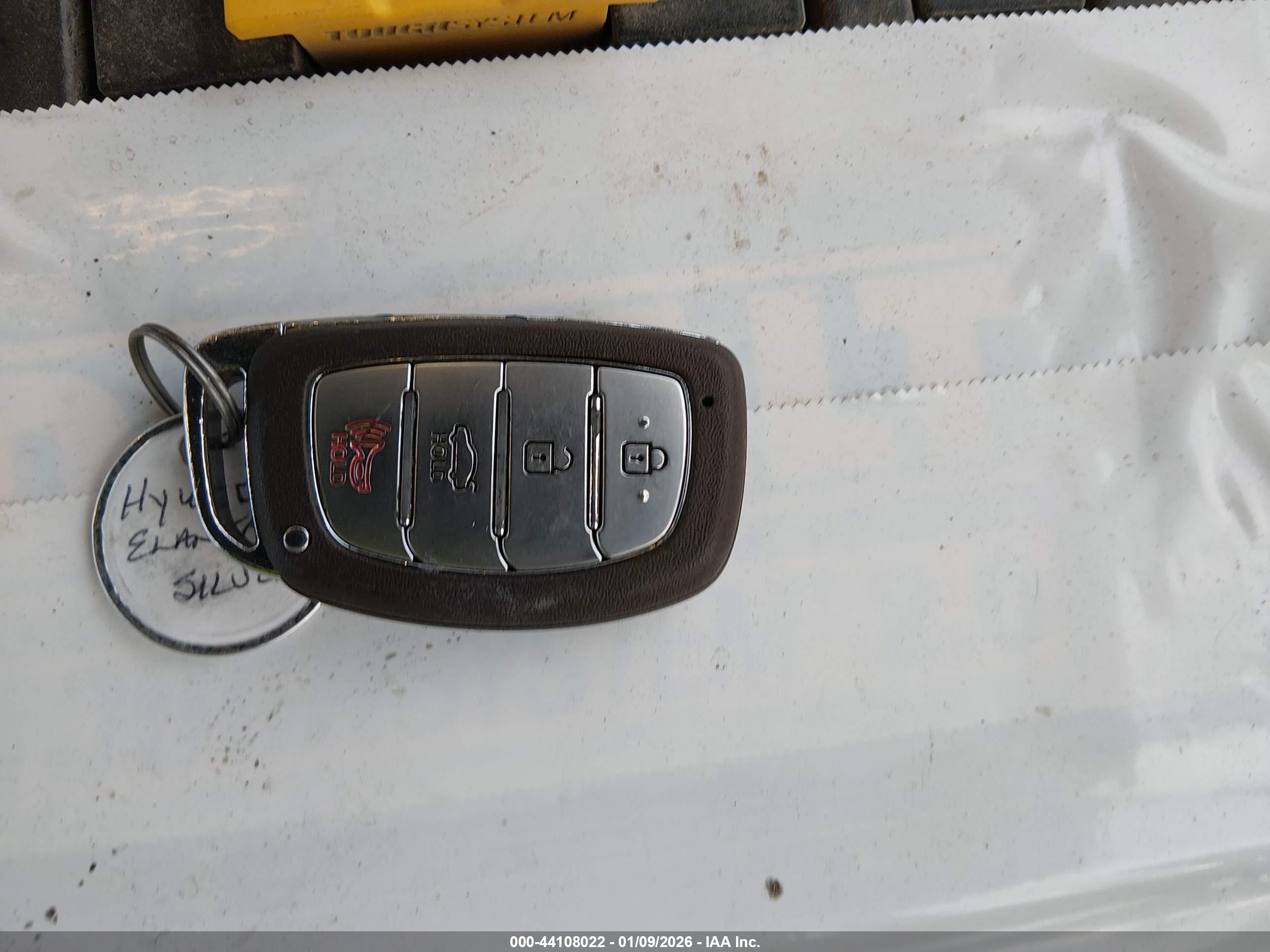HYUNDAI ELANTRA image 11