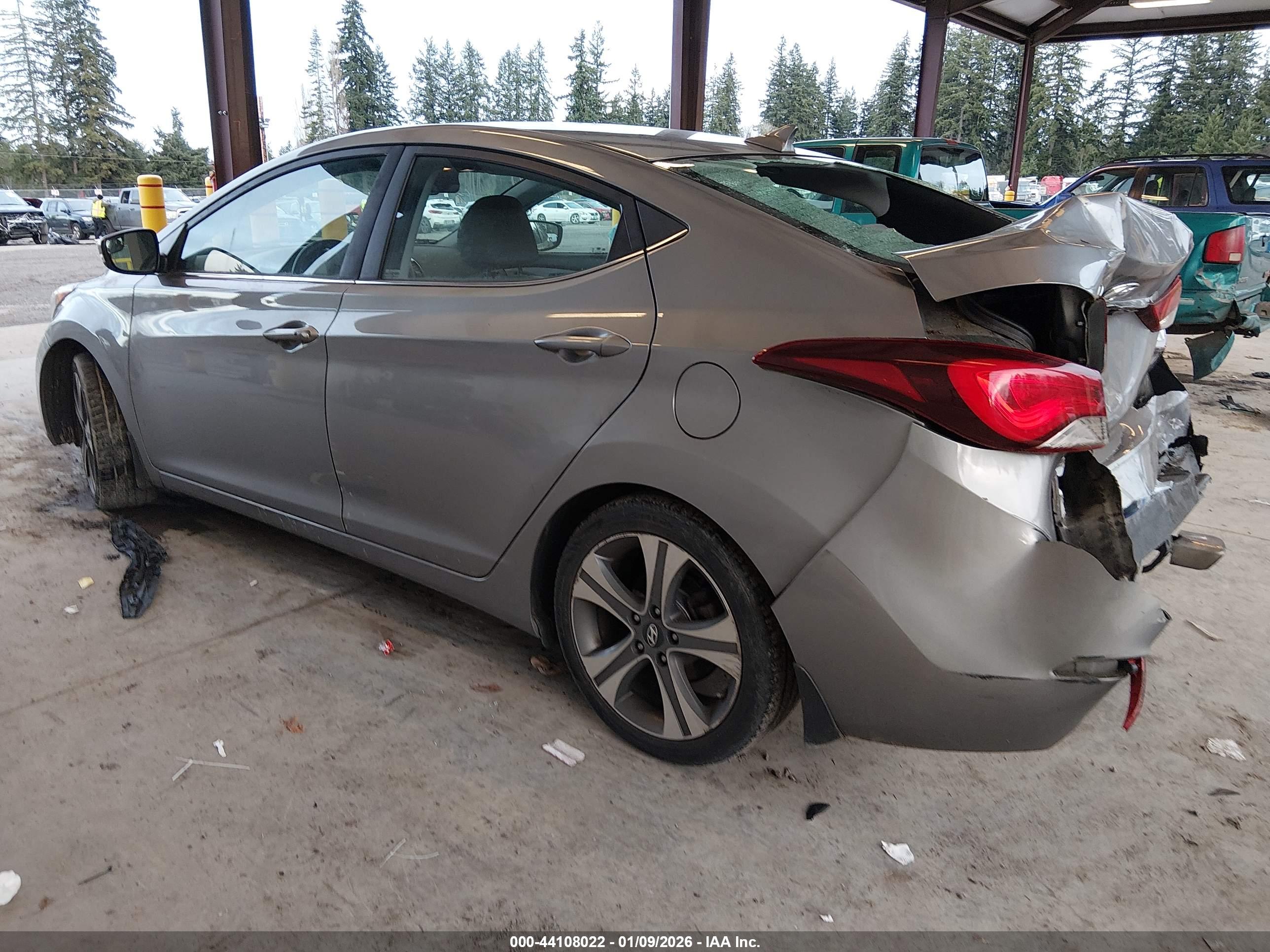 HYUNDAI ELANTRA image 3