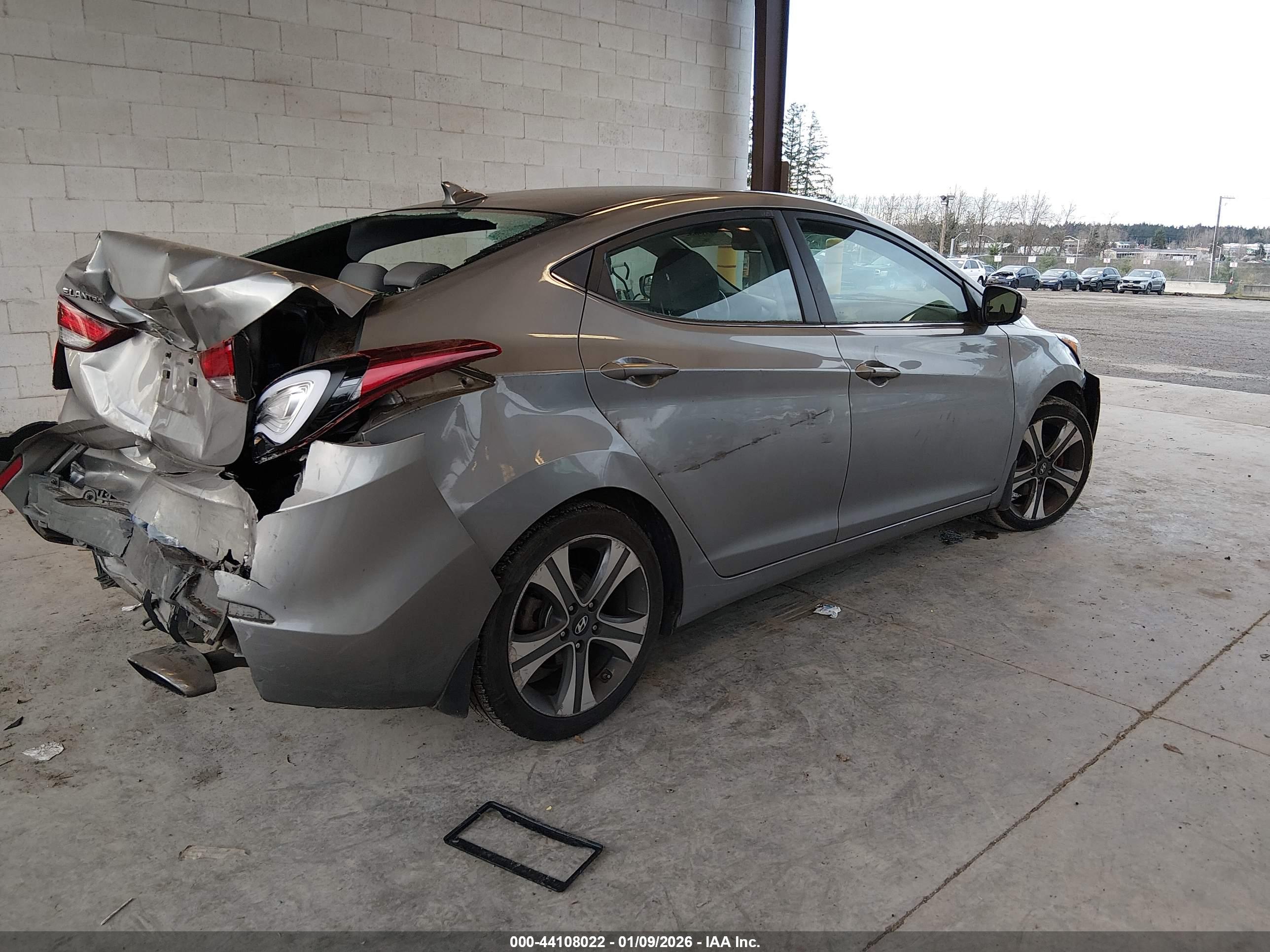 HYUNDAI ELANTRA image 4
