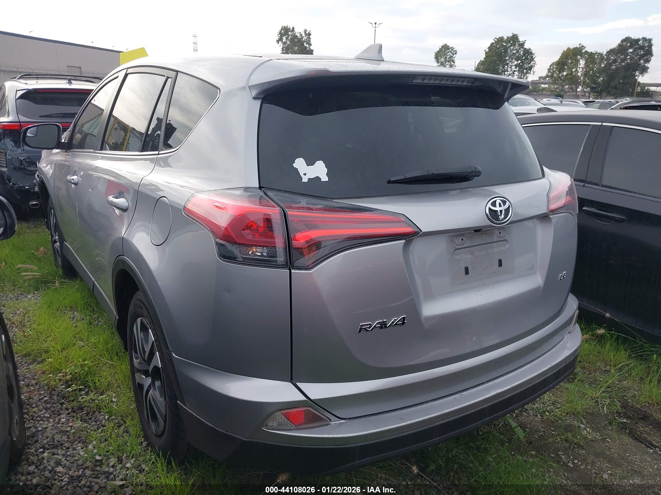 TOYOTA RAV4 image 3