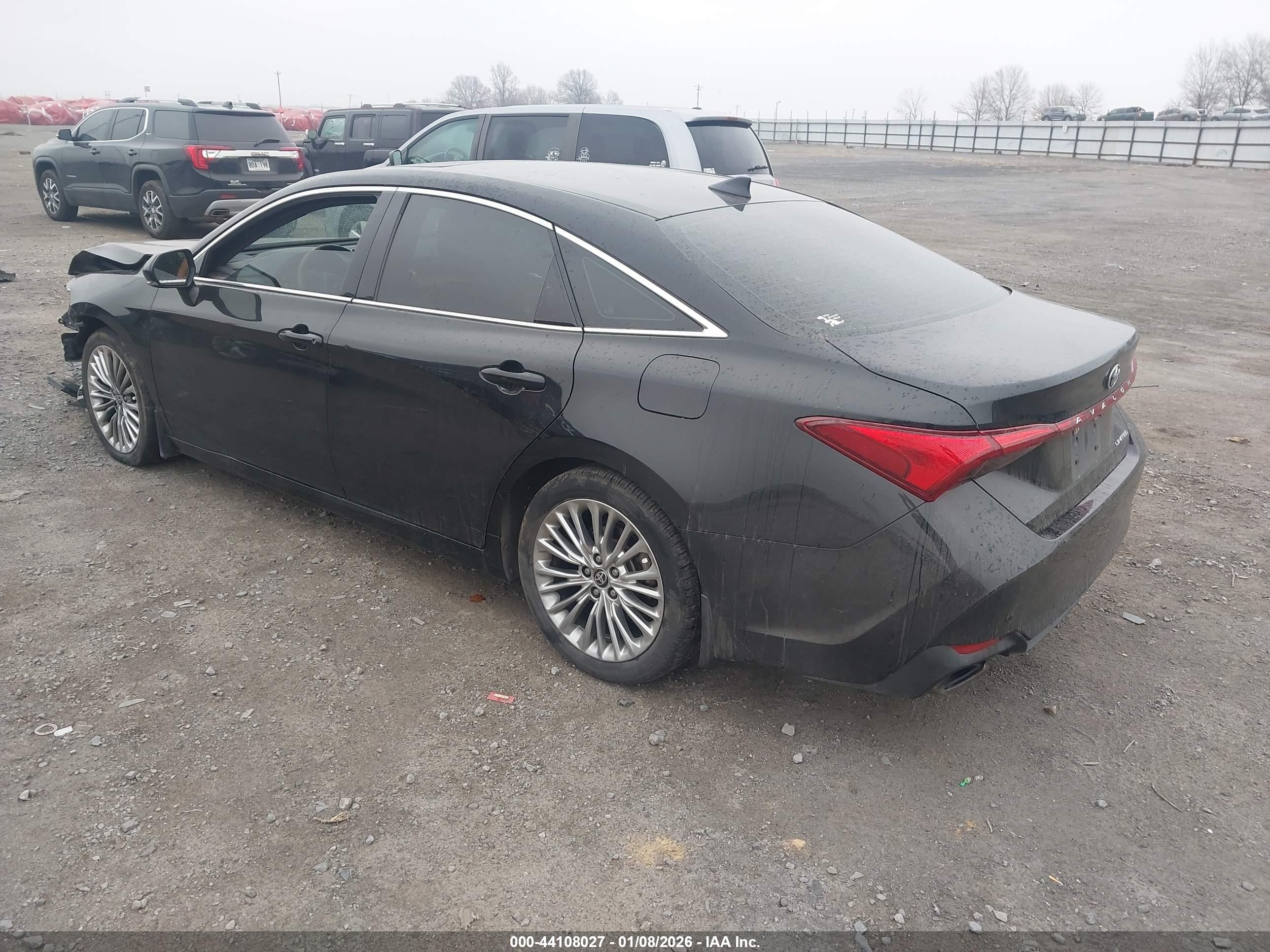 TOYOTA AVALON image 3