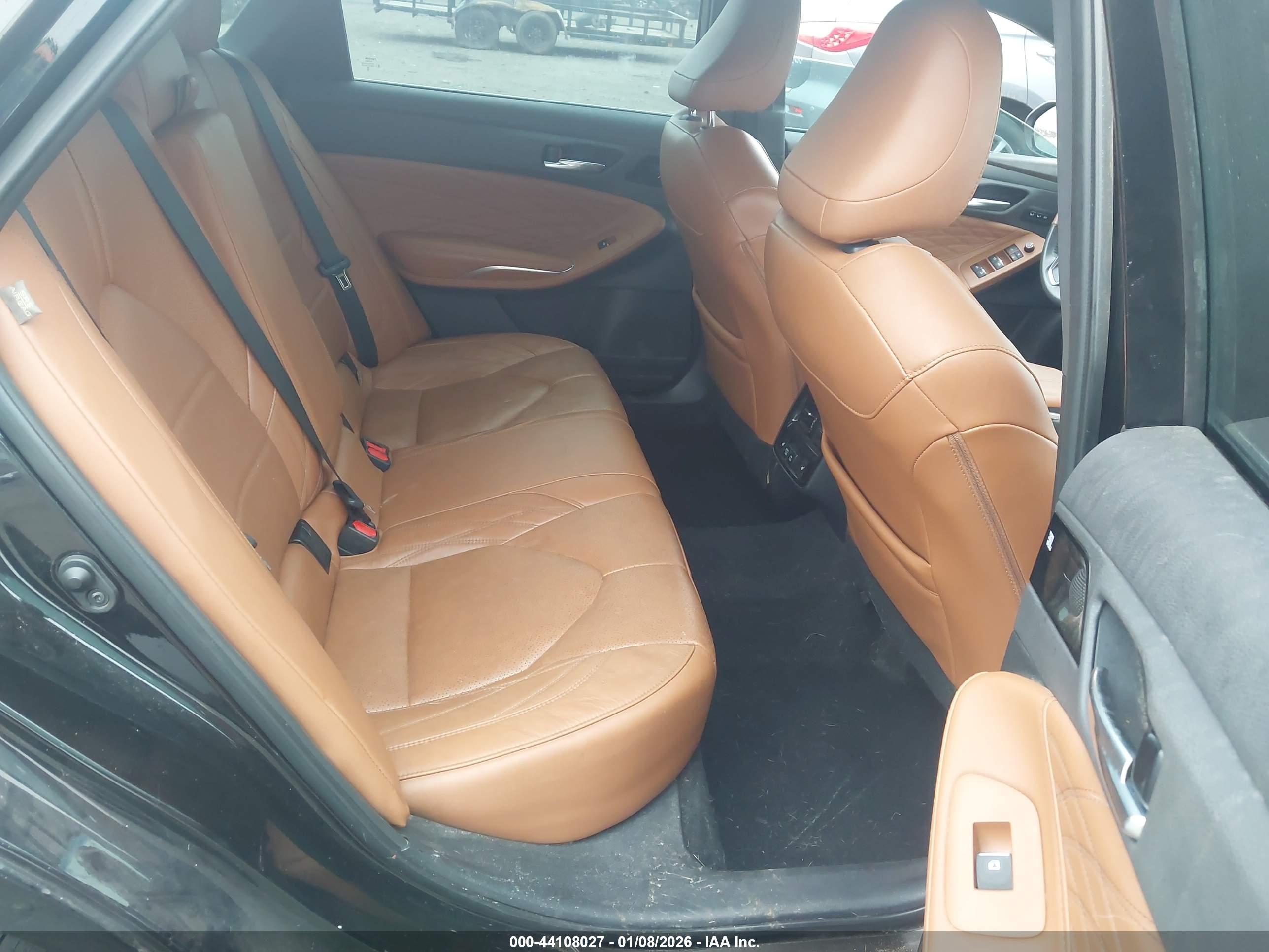 TOYOTA AVALON image 8