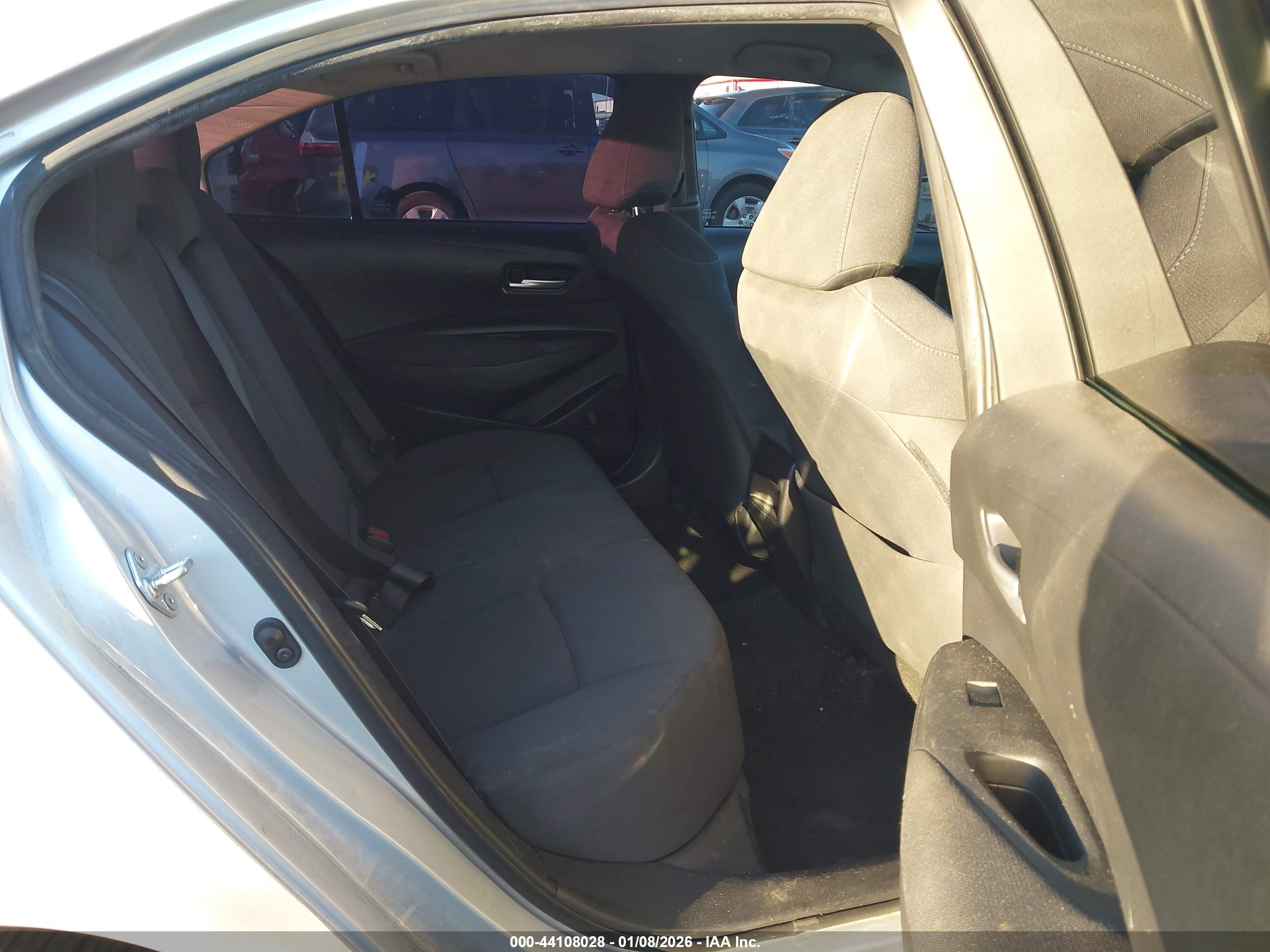 TOYOTA COROLLA image 8