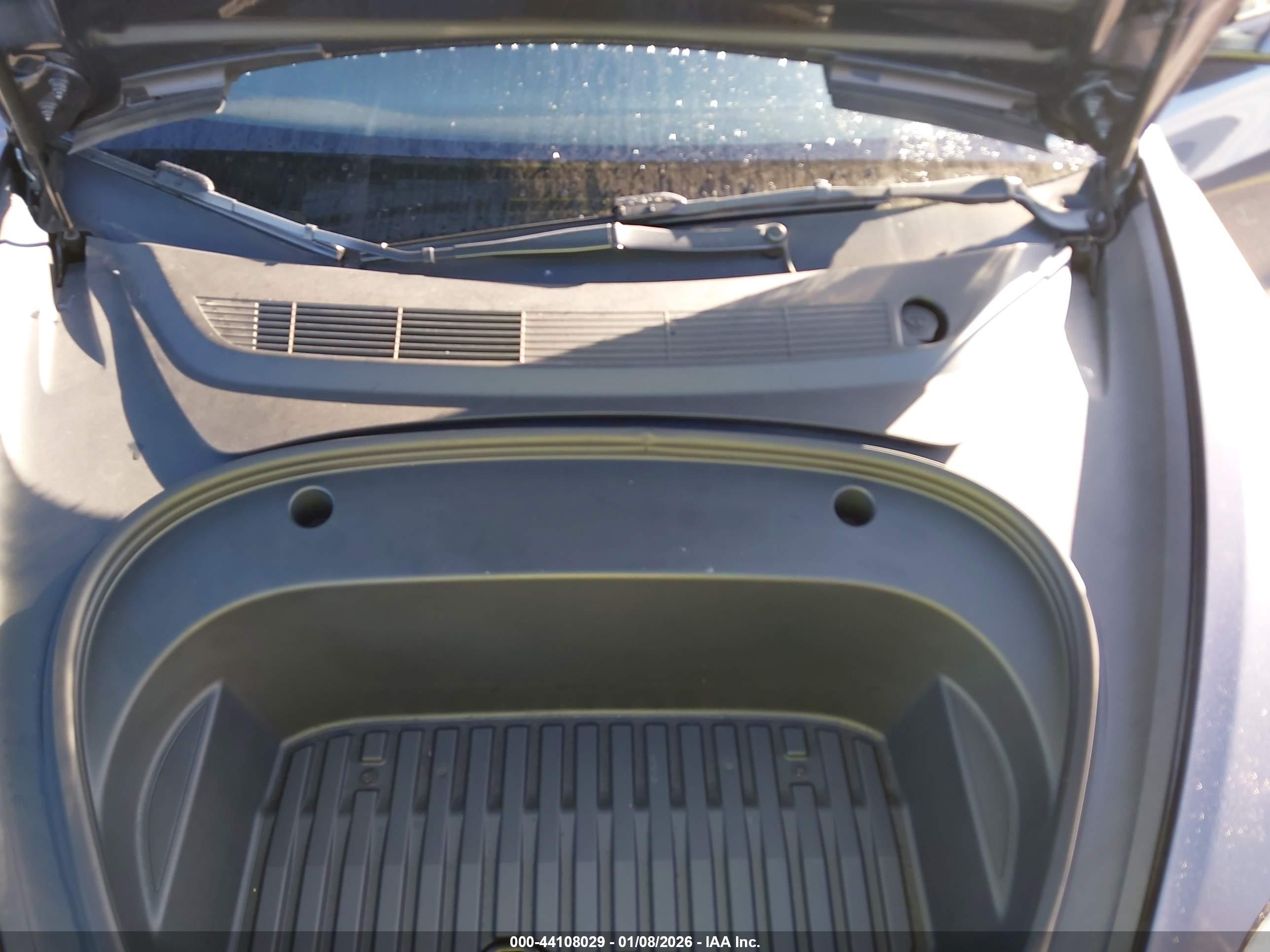 TESLA MODEL image 10