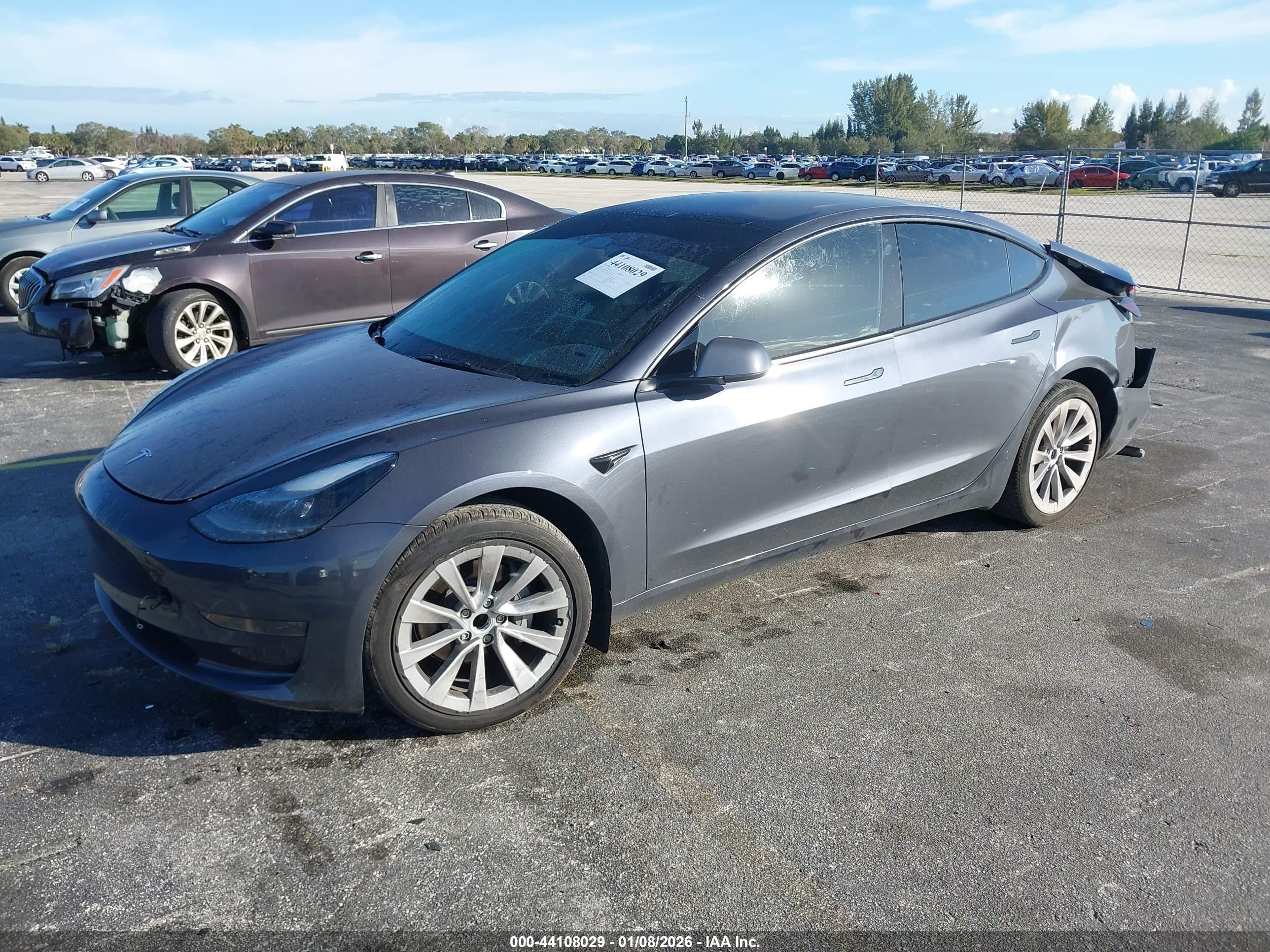 TESLA MODEL image 2