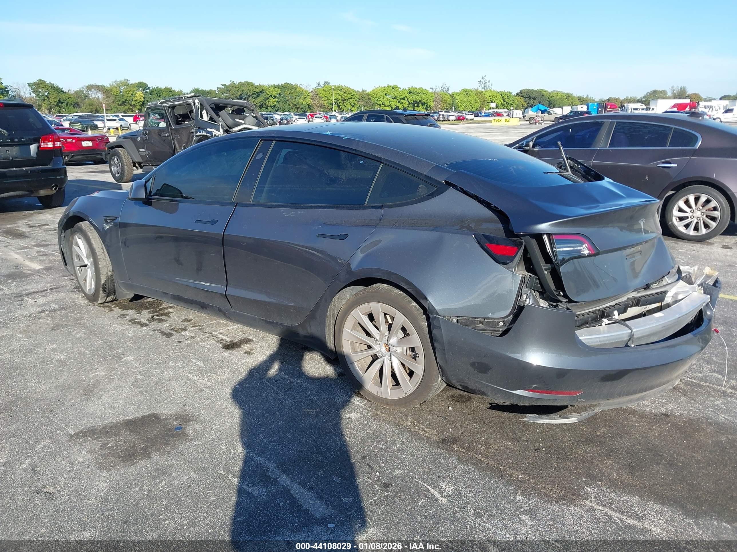 TESLA MODEL image 3