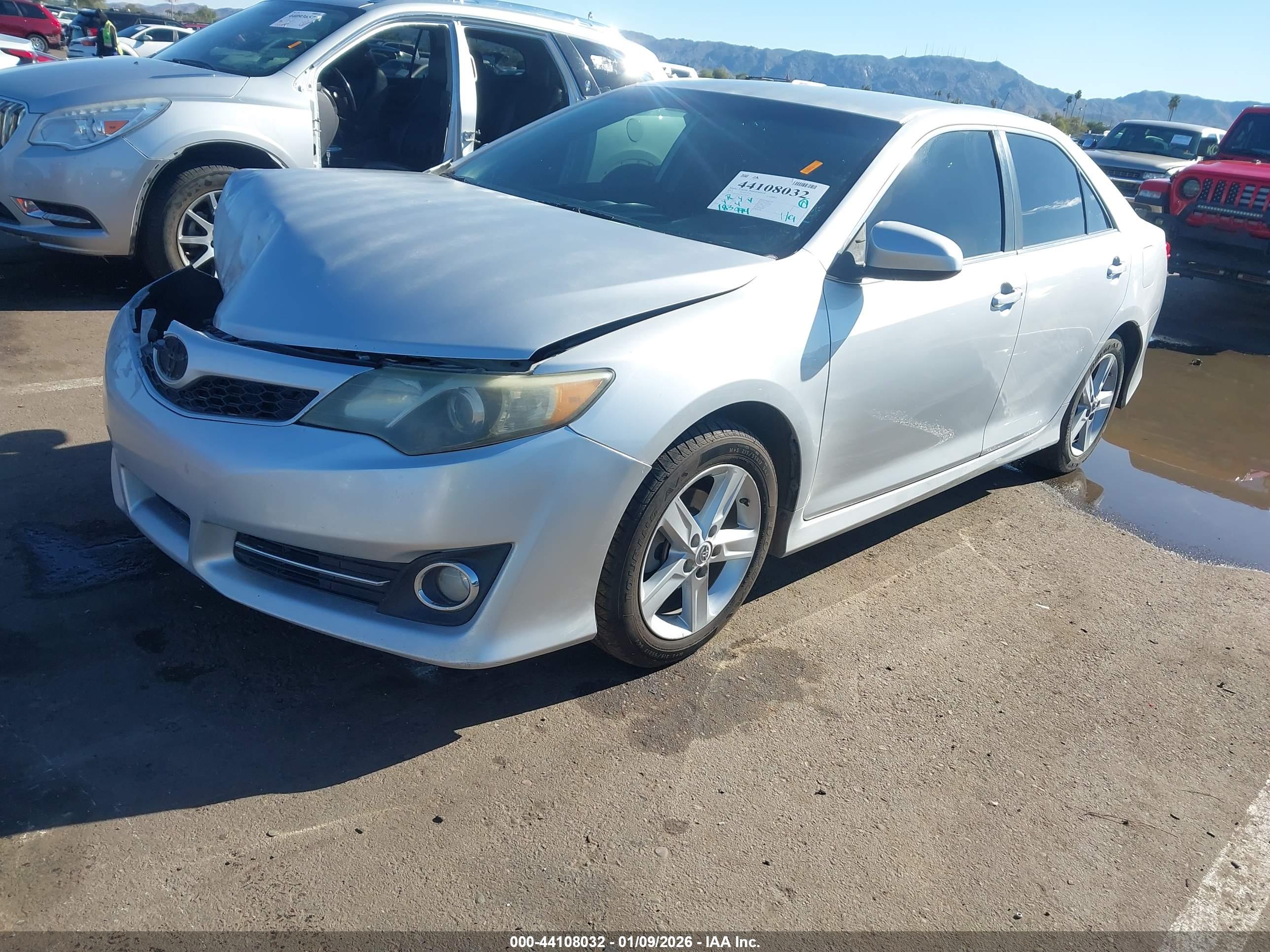 TOYOTA CAMRY image 2
