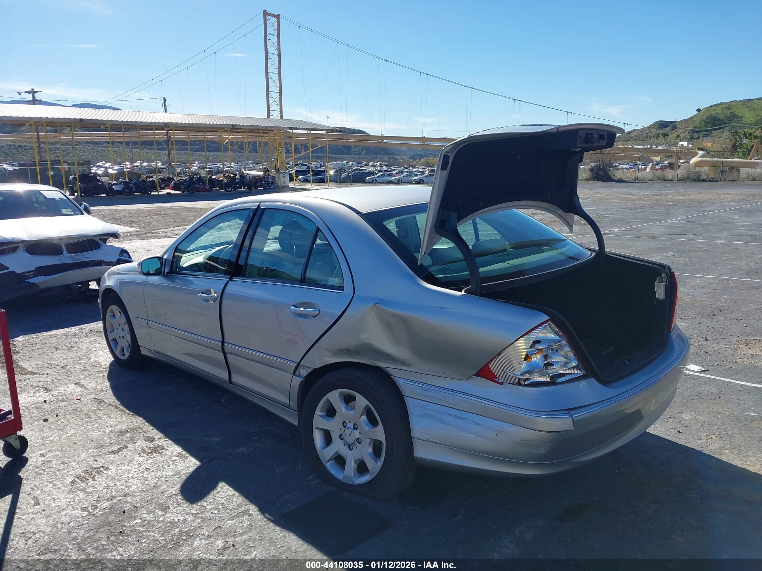 MERCEDES-BENZ C image 3