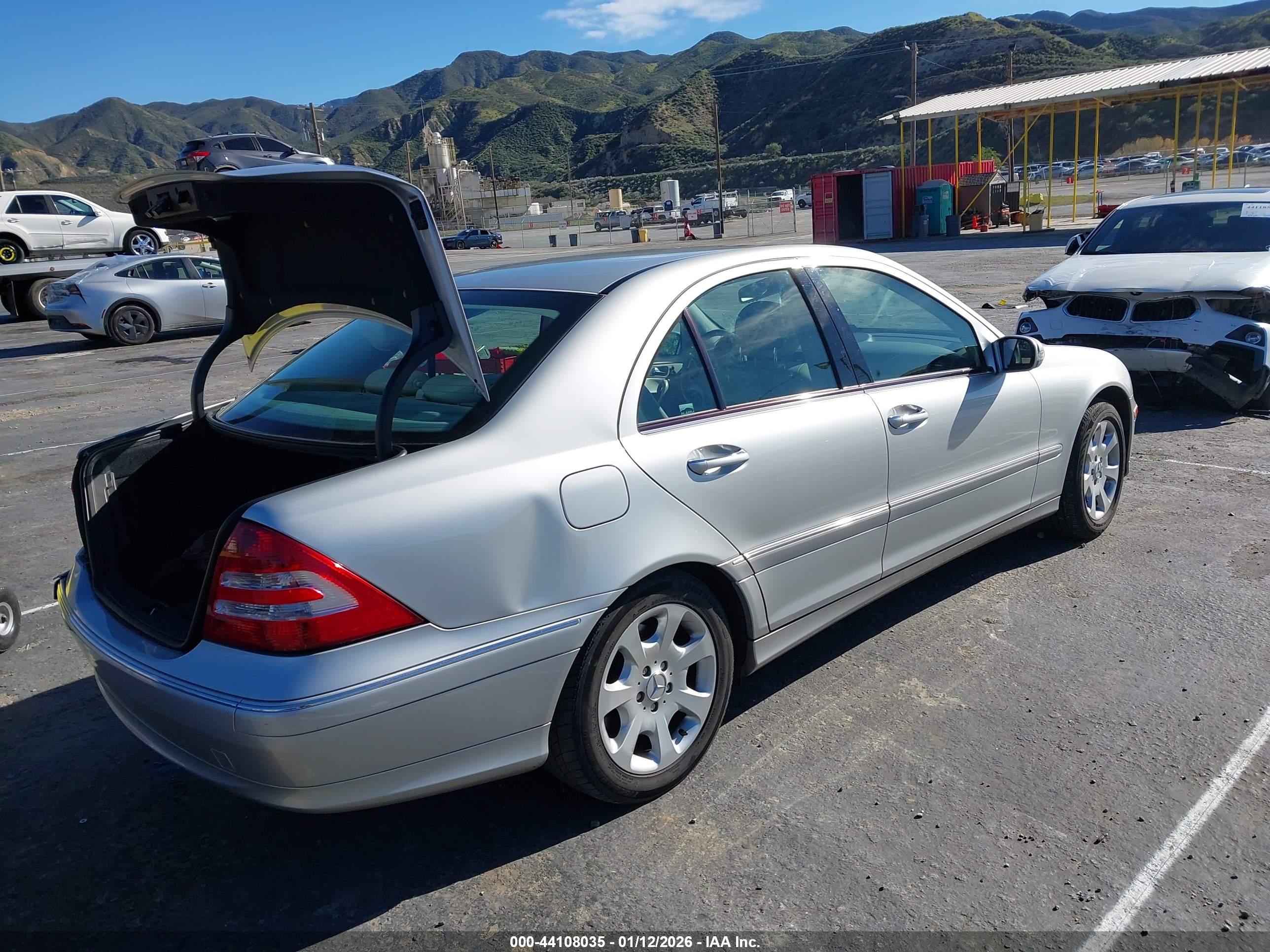 MERCEDES-BENZ C image 4