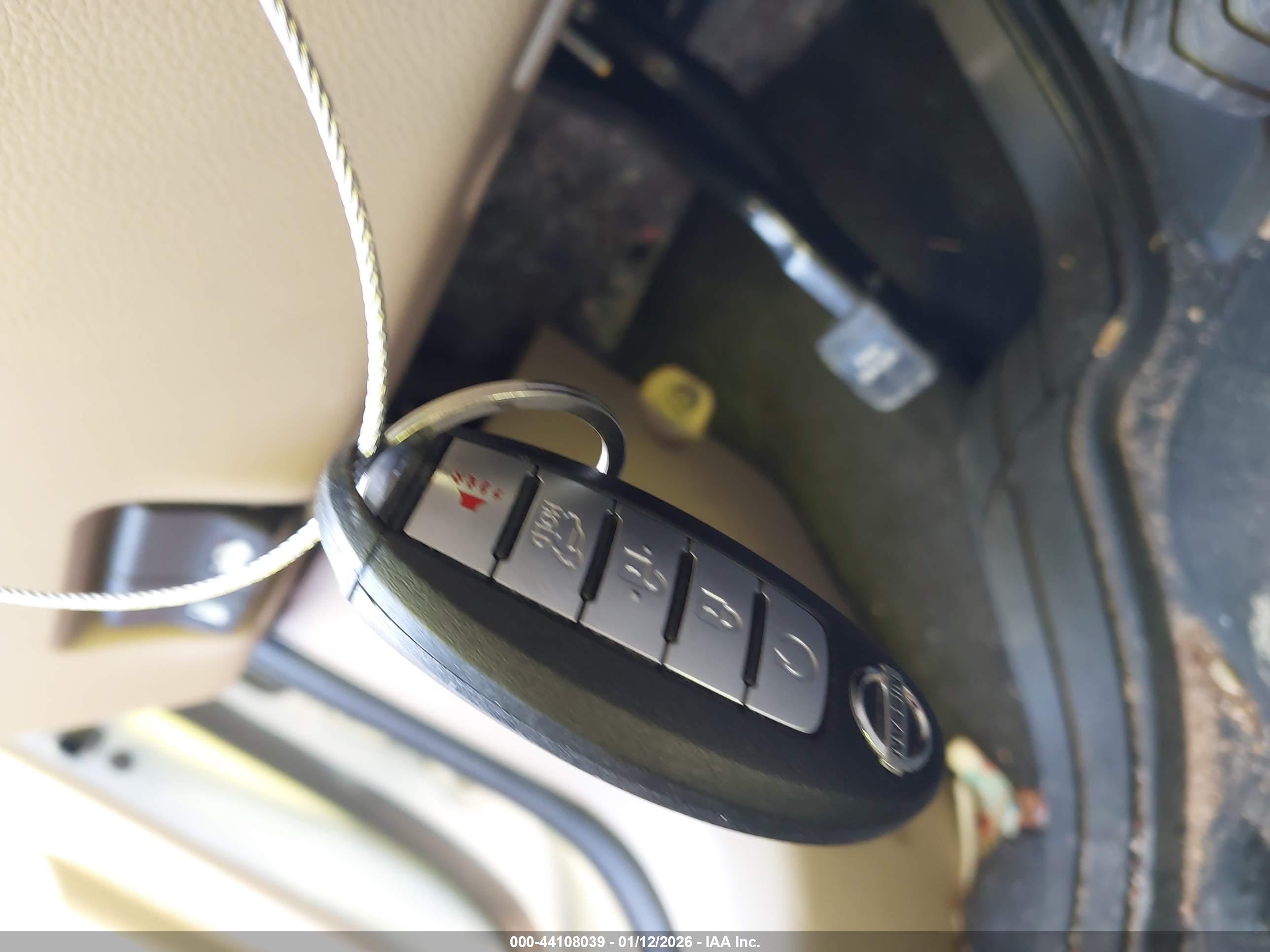 NISSAN ROGUE image 11