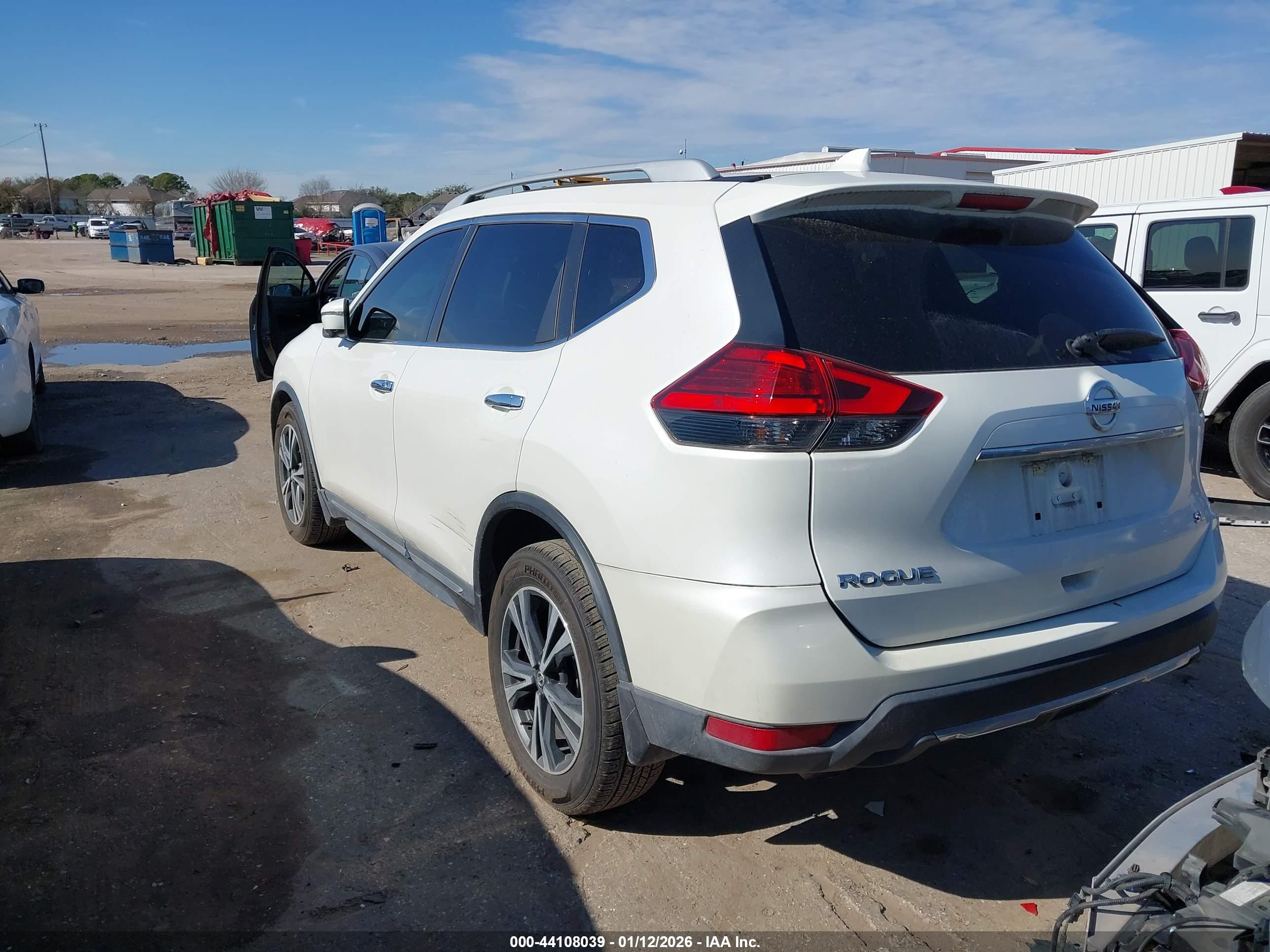 NISSAN ROGUE image 3