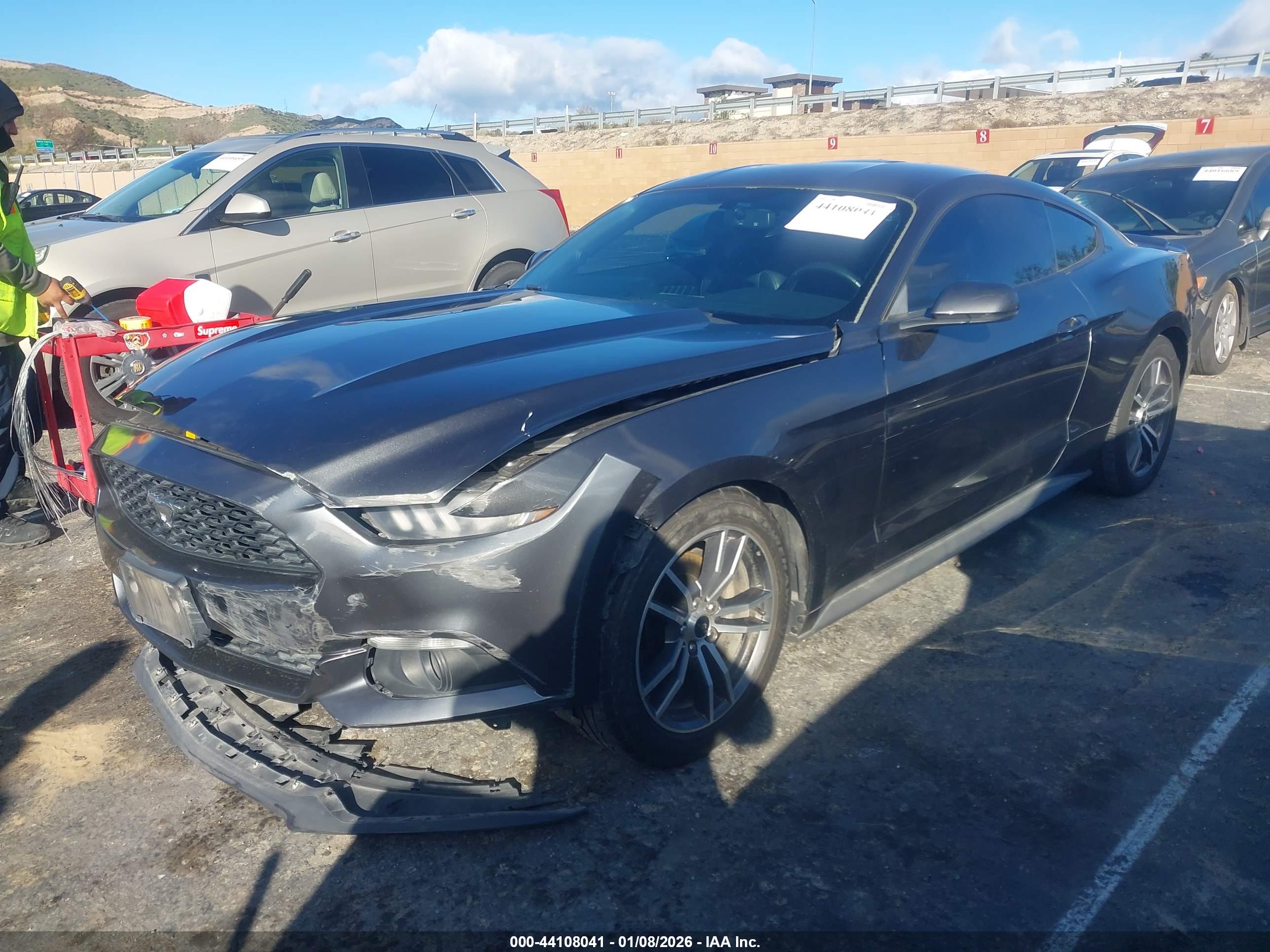 FORD MUSTANG image 2