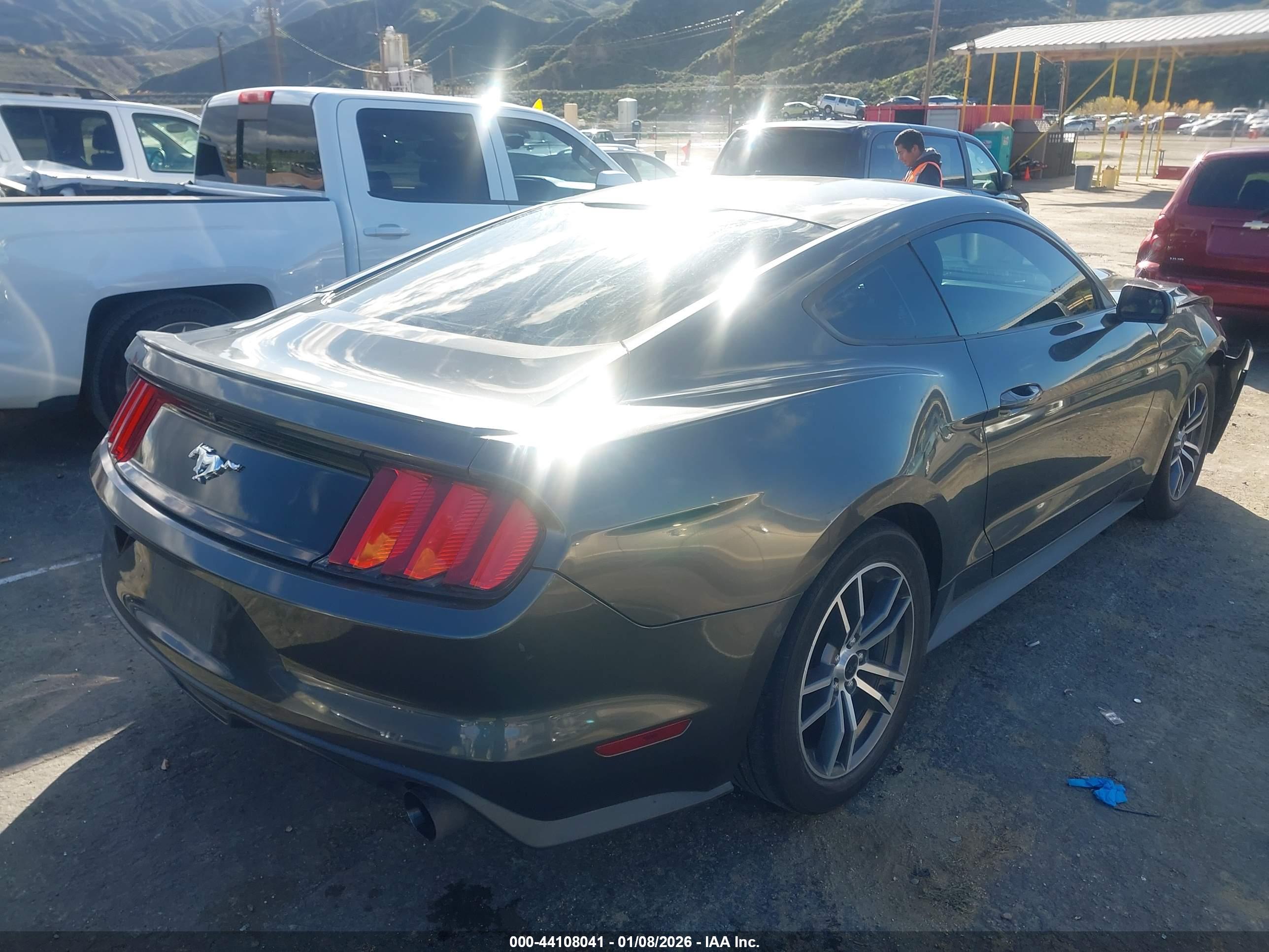 FORD MUSTANG image 4