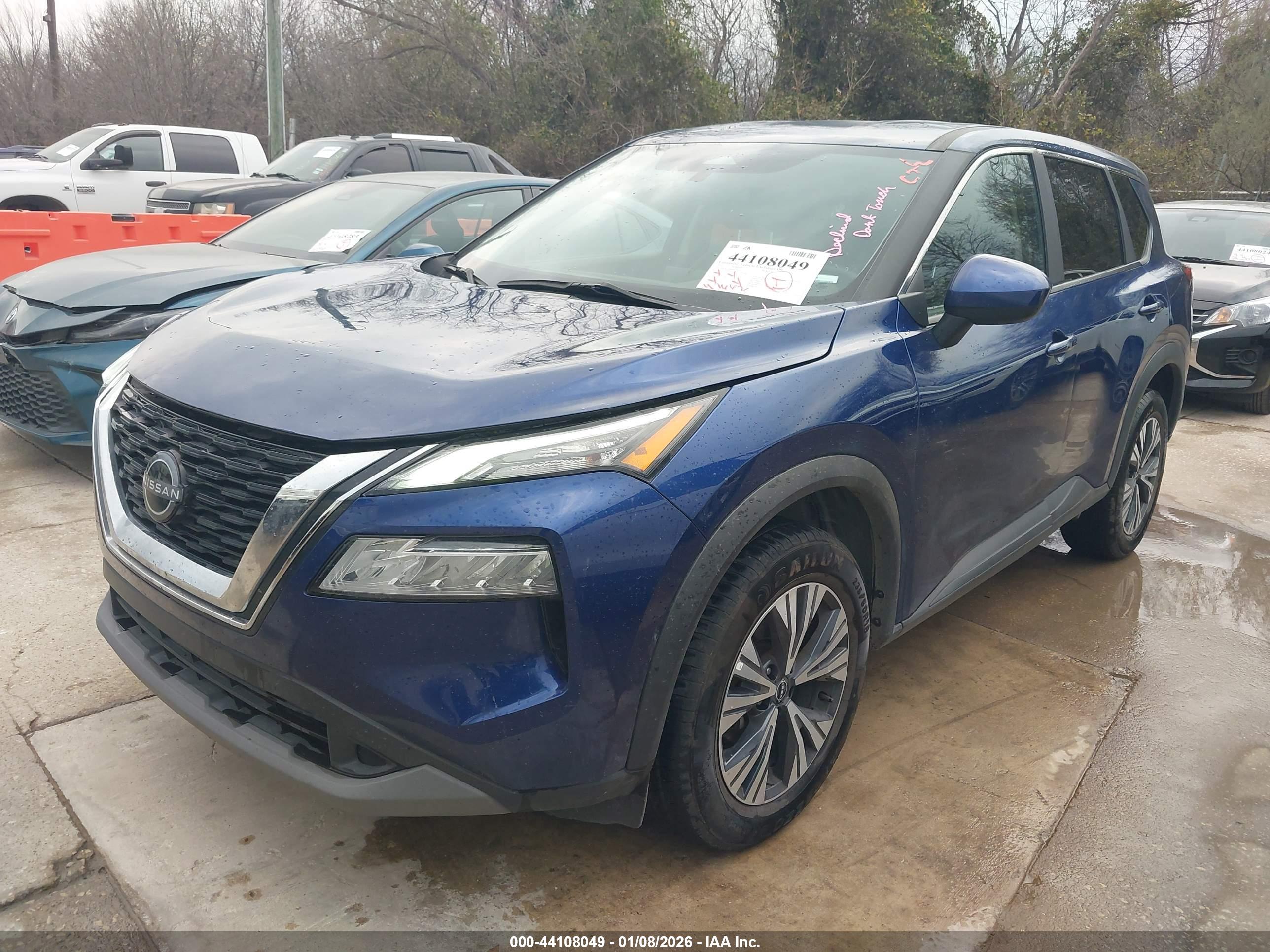 NISSAN ROGUE image 2
