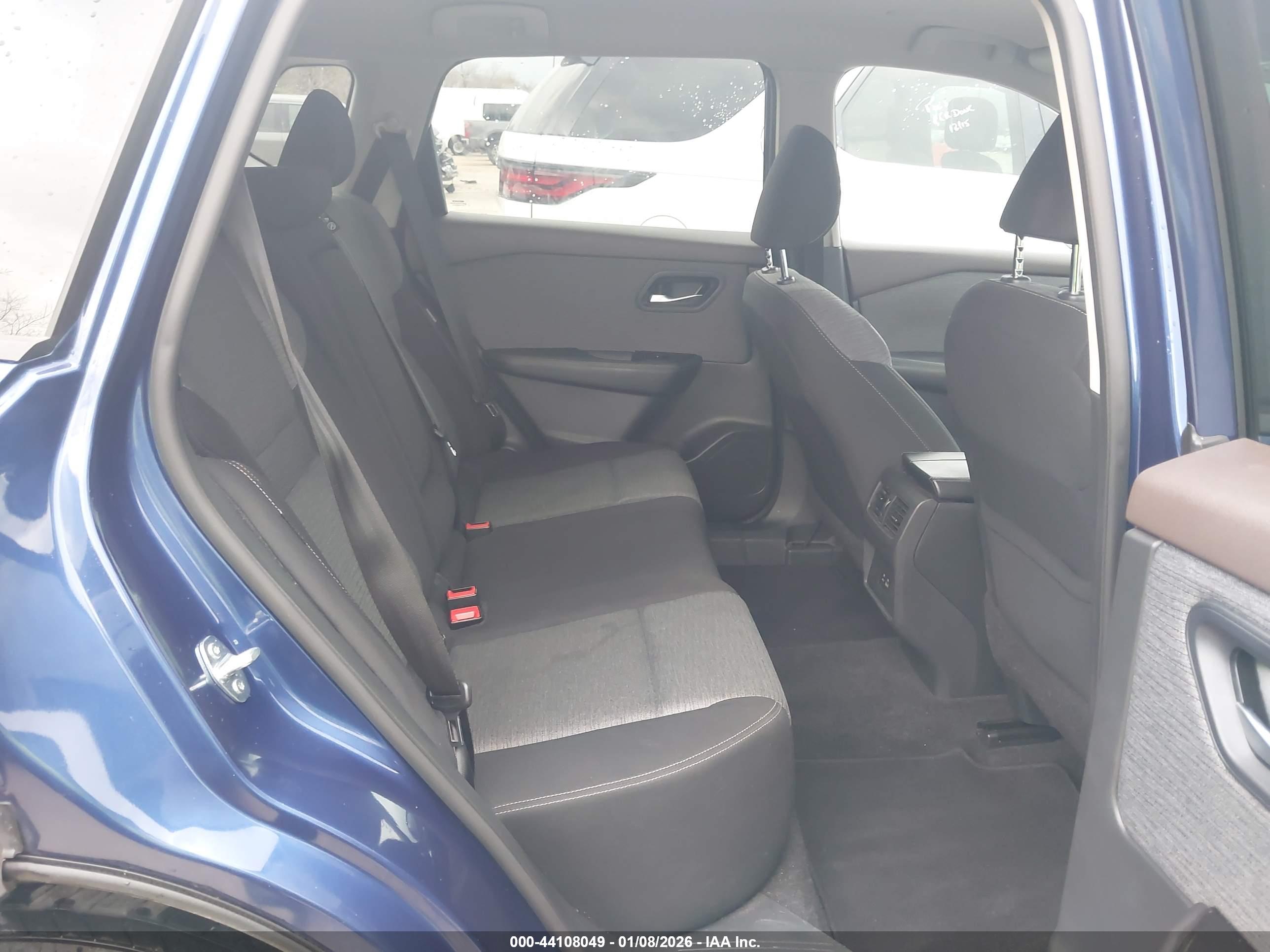 NISSAN ROGUE image 8