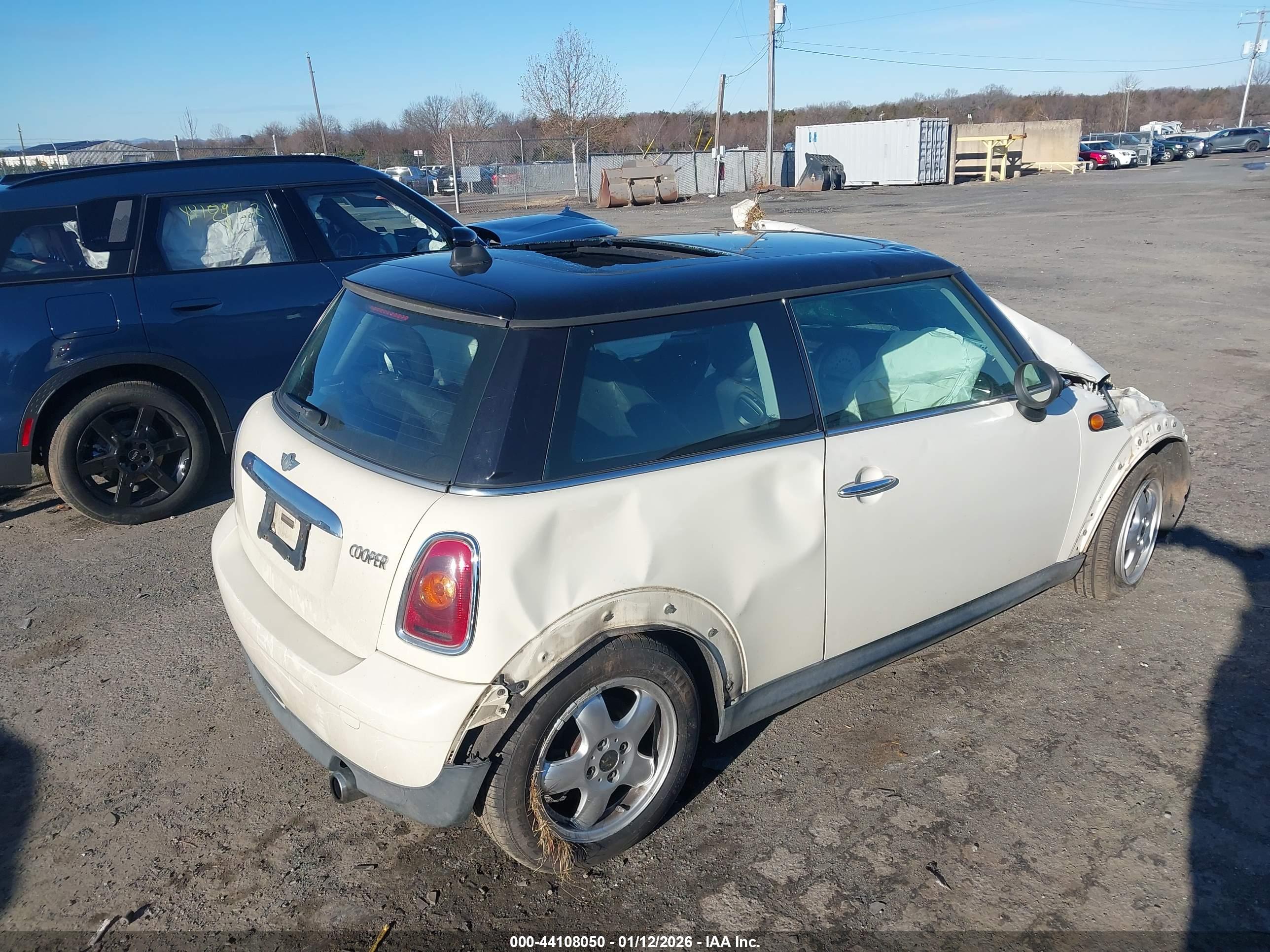 MINI COOPER image 4