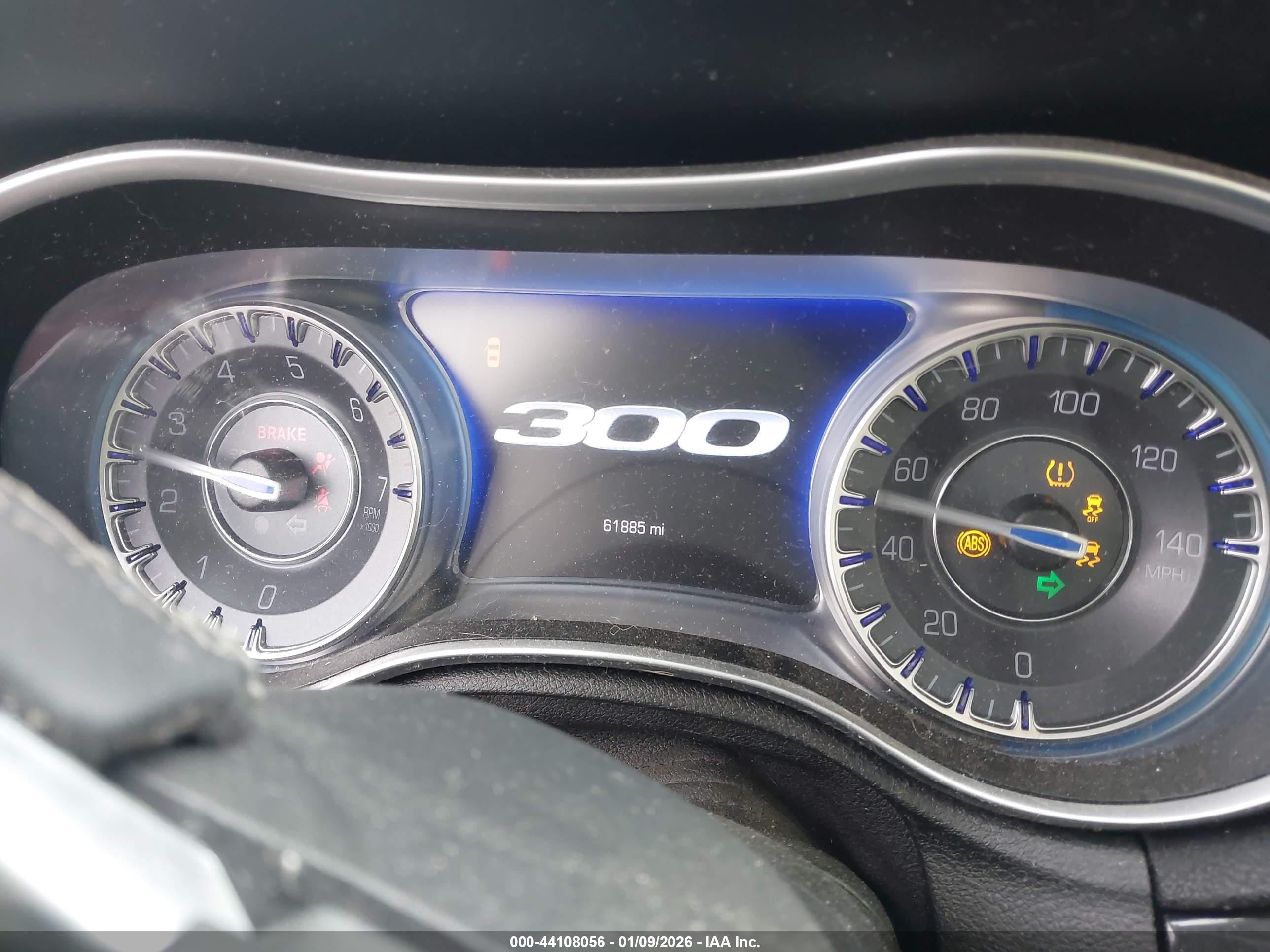 CHRYSLER 300 image 7