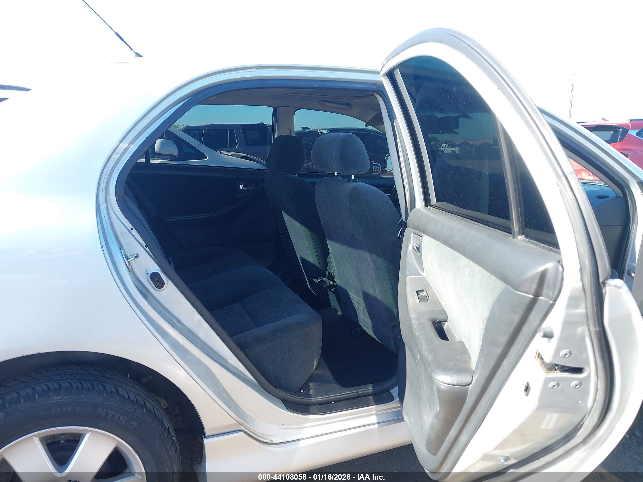 TOYOTA COROLLA image 8