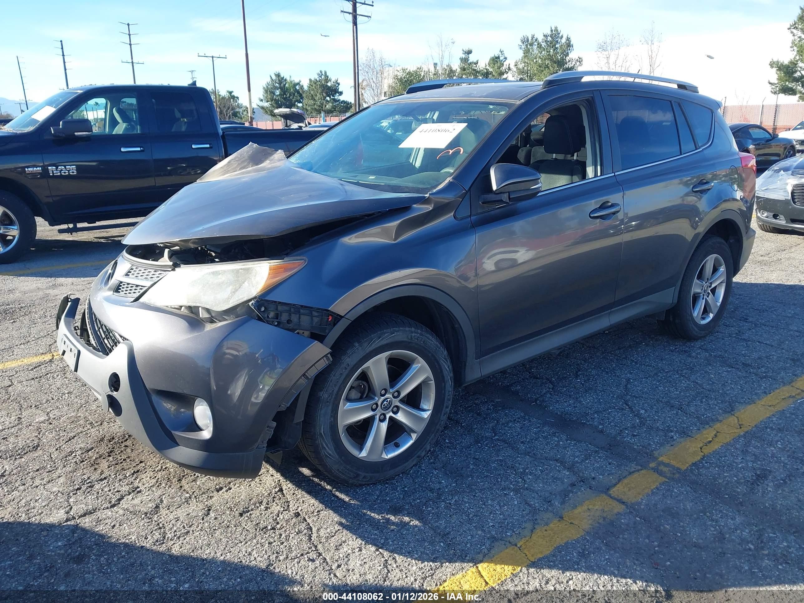TOYOTA RAV4 image 2