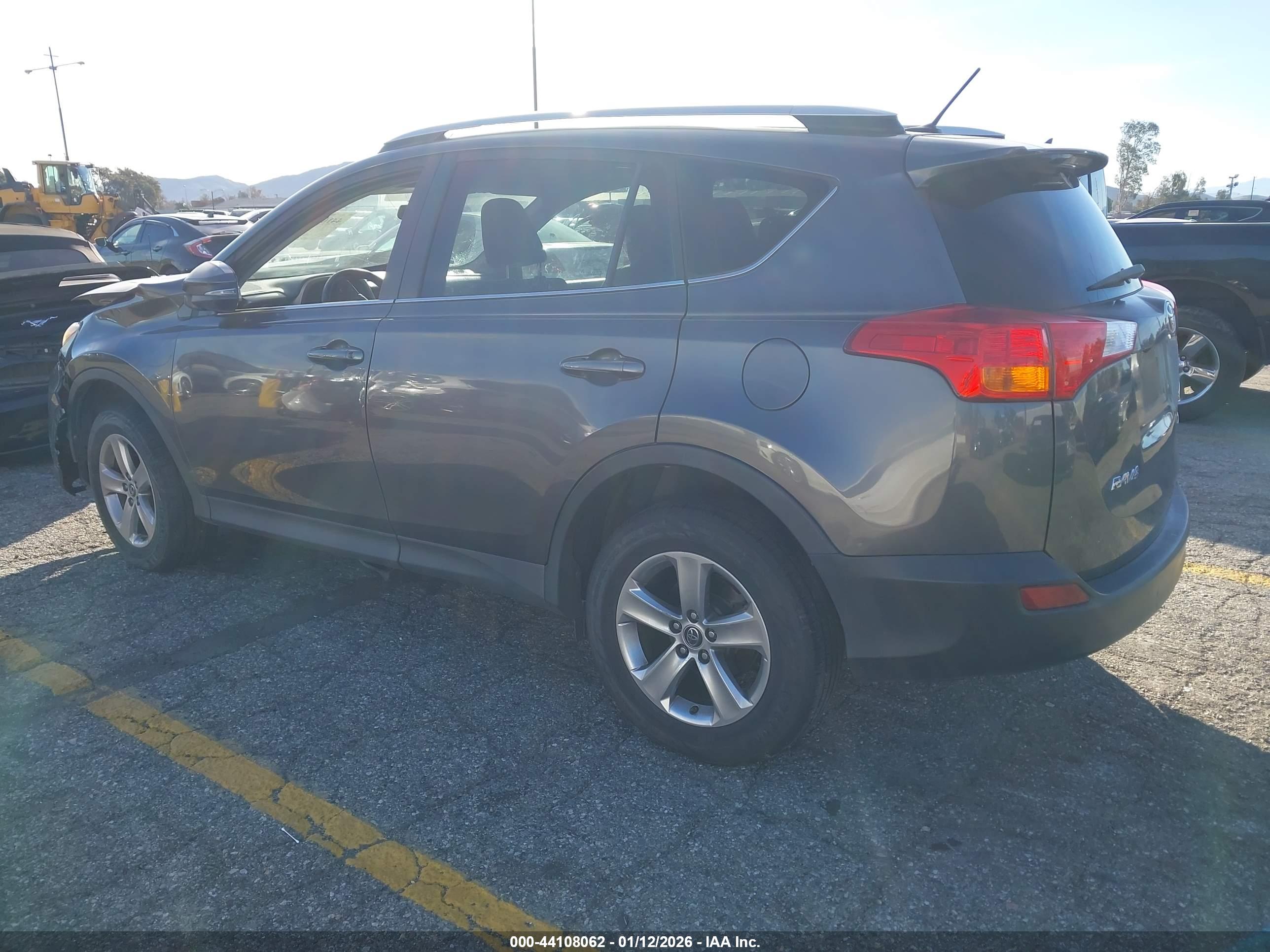 TOYOTA RAV4 image 3